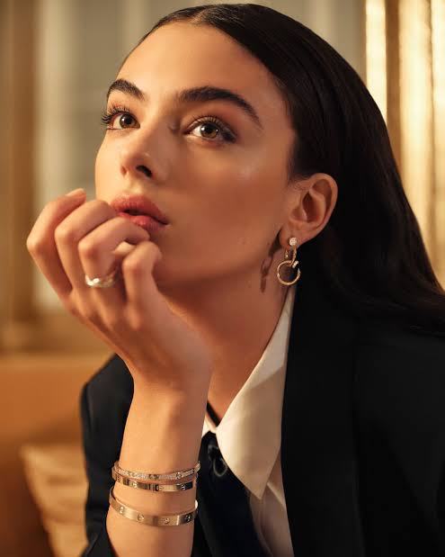 Celebrity look