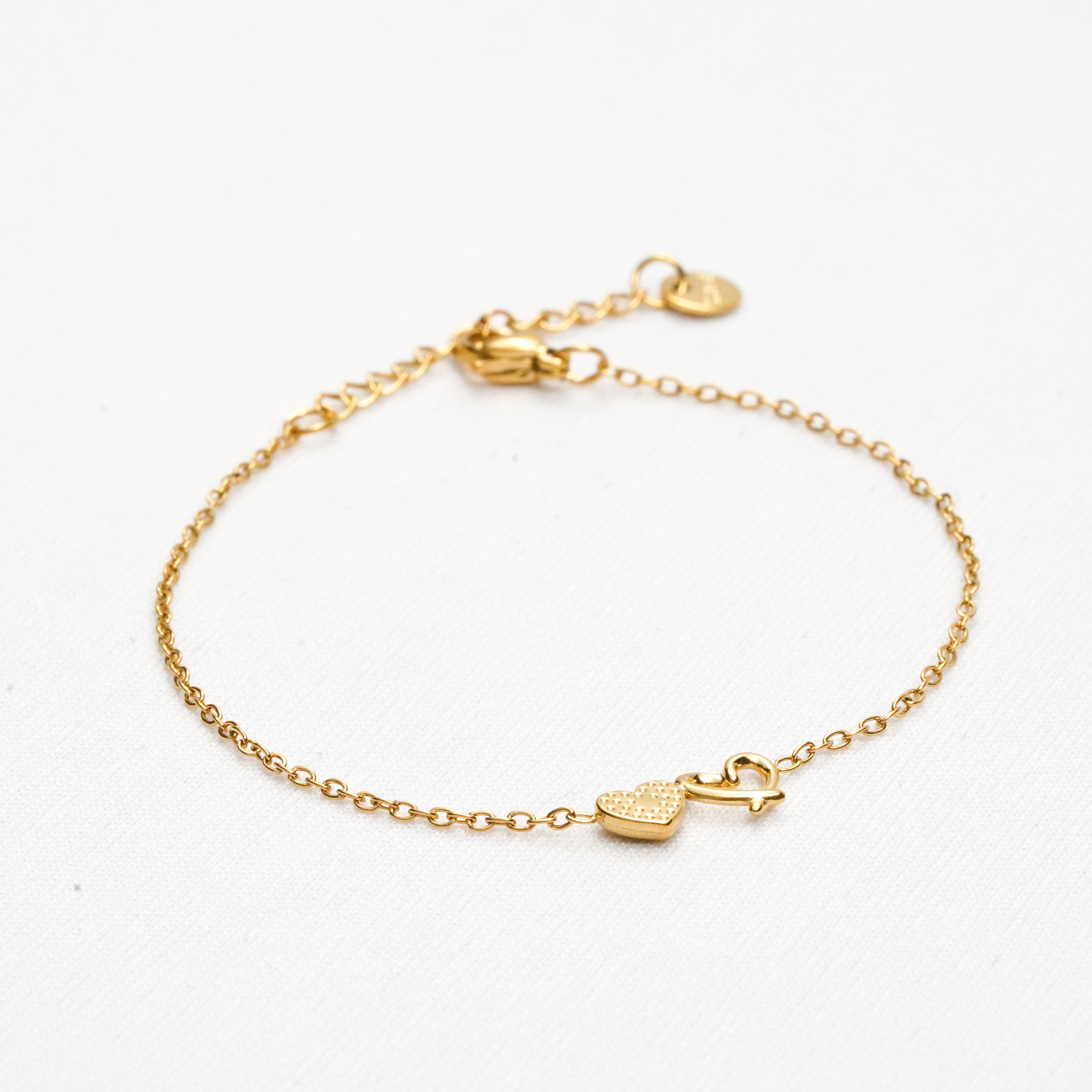Heart Charm Minimal Bracelet