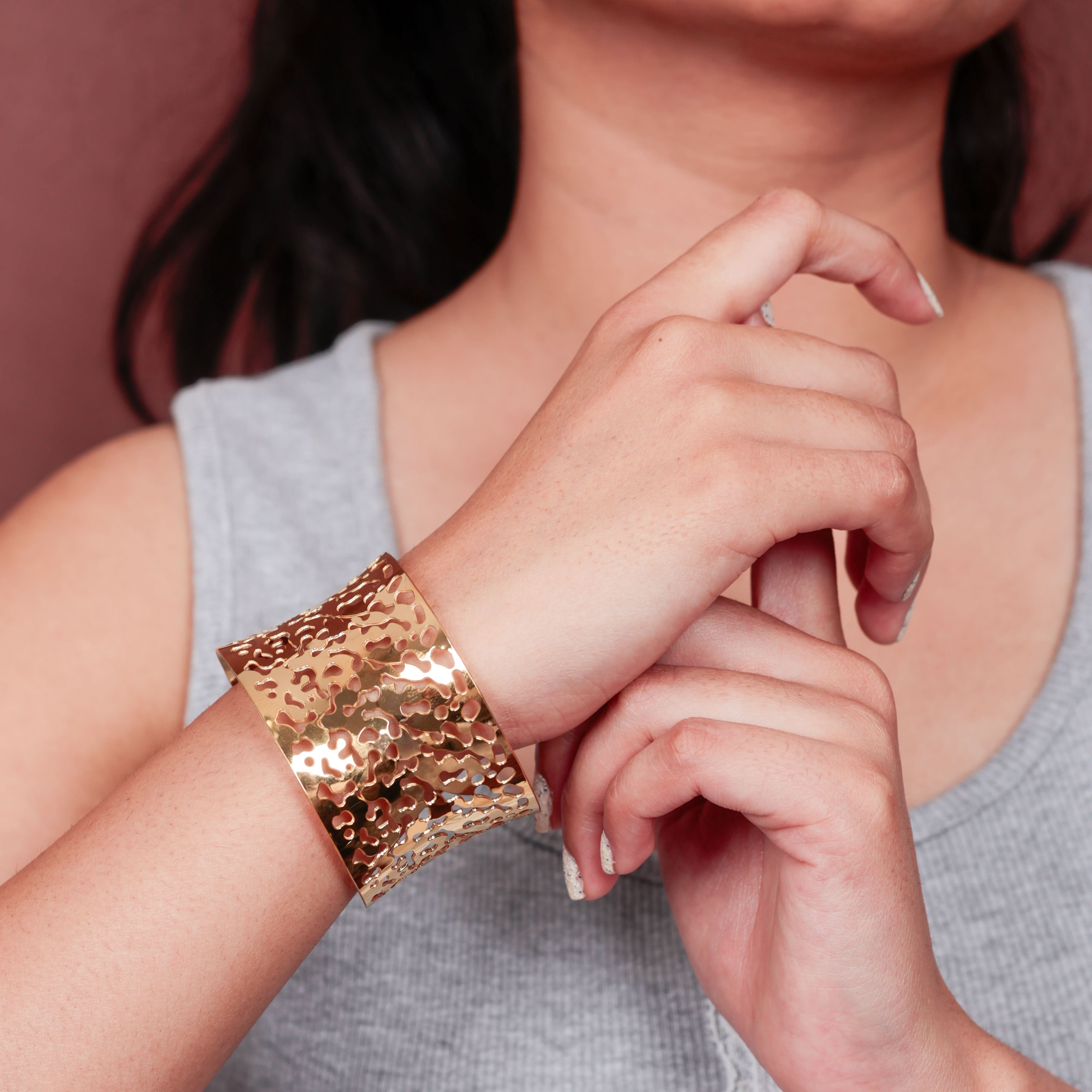 Elixa Royale Cutwork Bangle