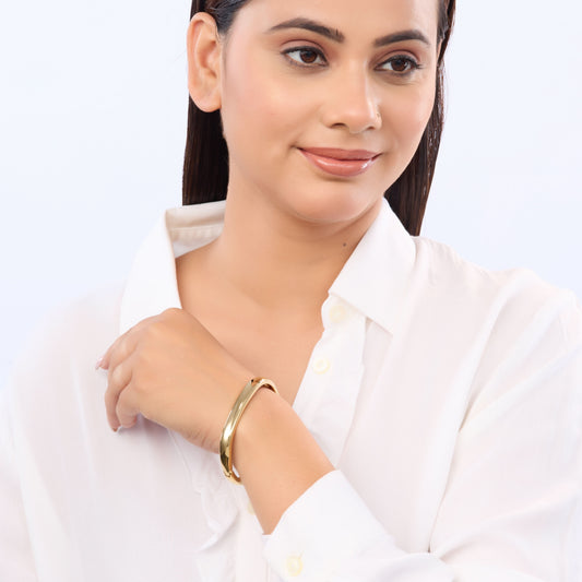 Sculpted Horizon Bangle