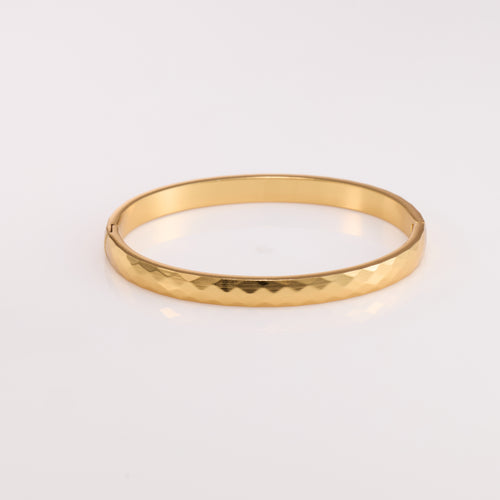 Faceted Classic Gold Bangle