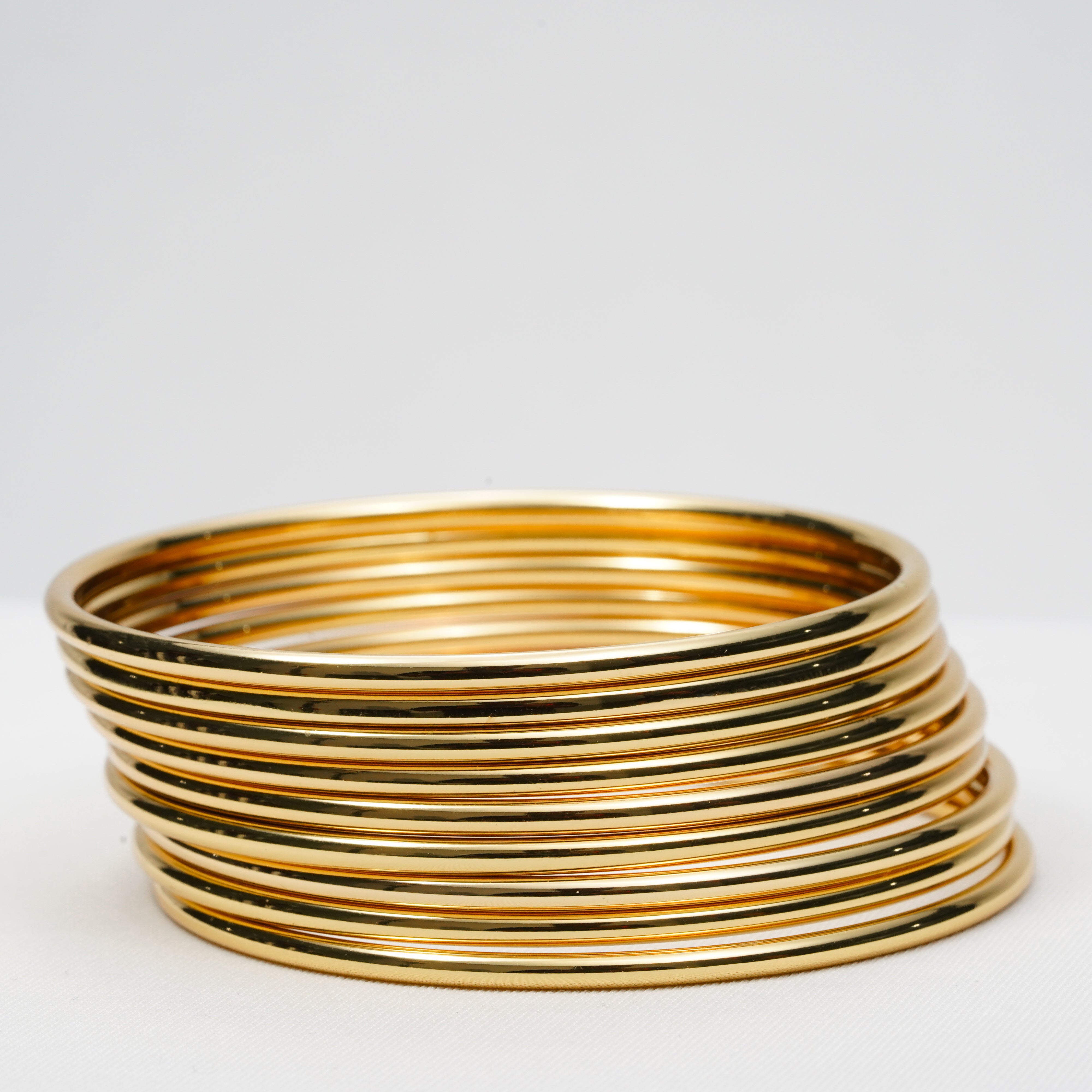 Minimal Round Gold Finish Bangle