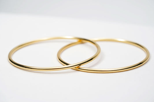 Minimal Round Gold Finish Bangle