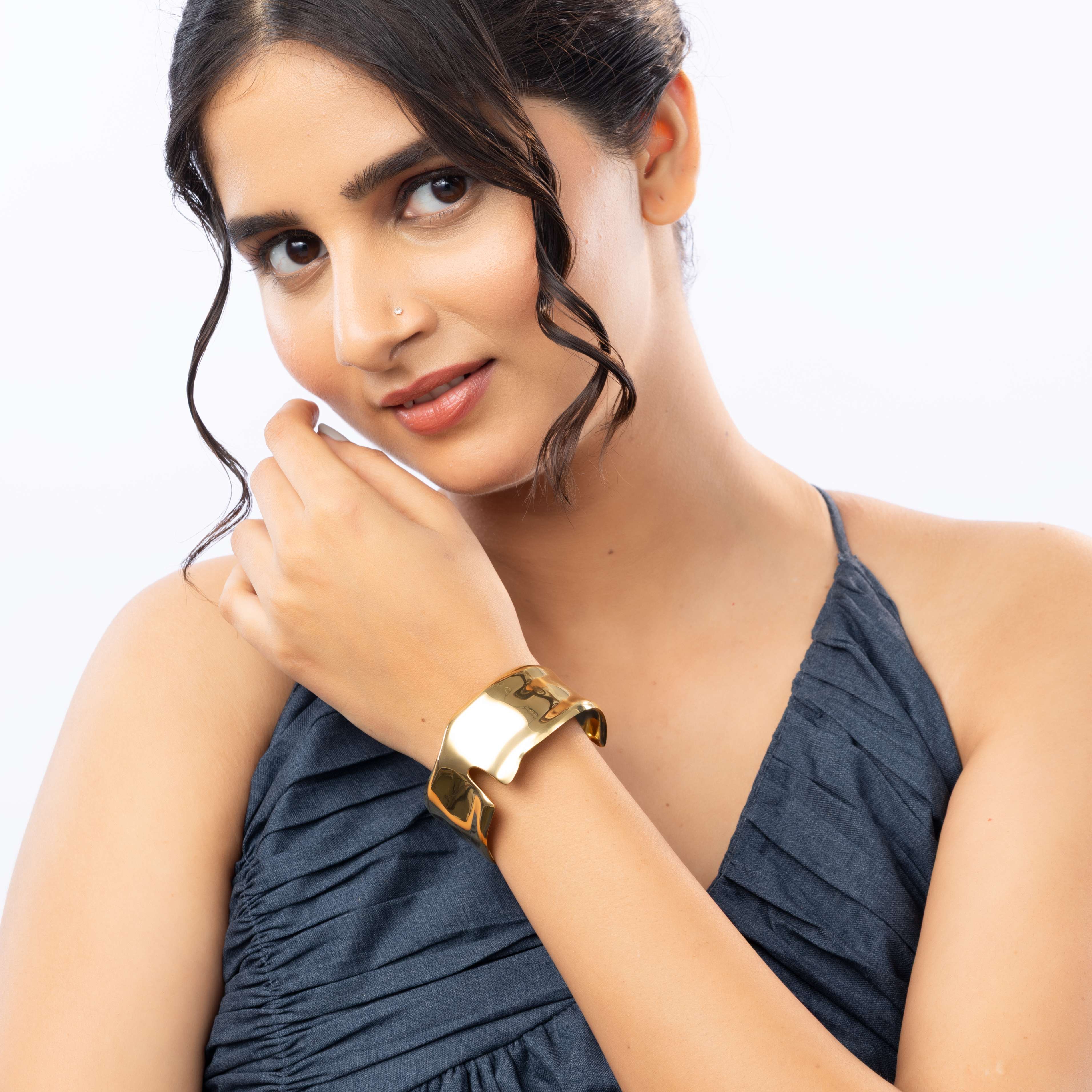 Minimal Solid Gold Finish Bangle