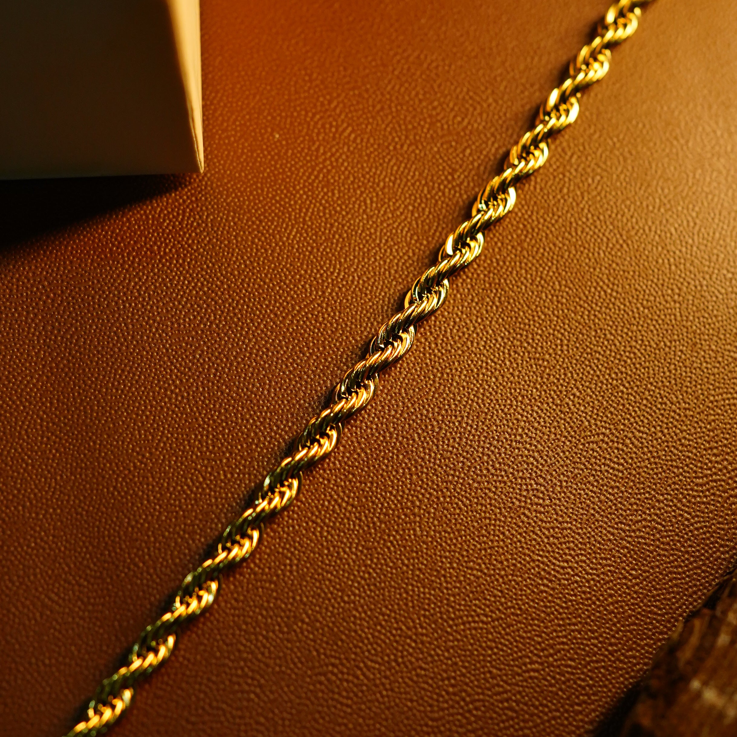 Iconic Twist Chain