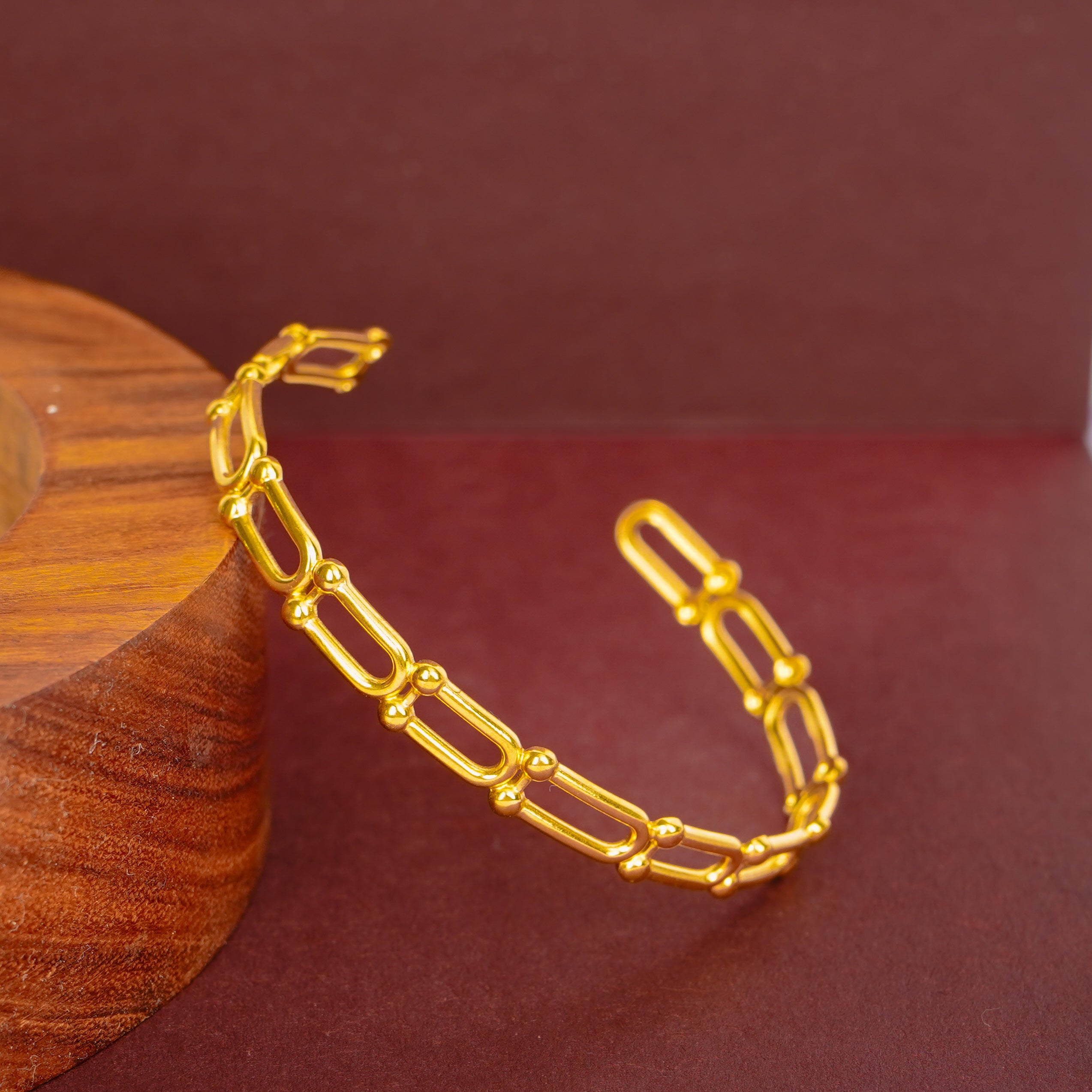 Golden Edge Link Bracelet