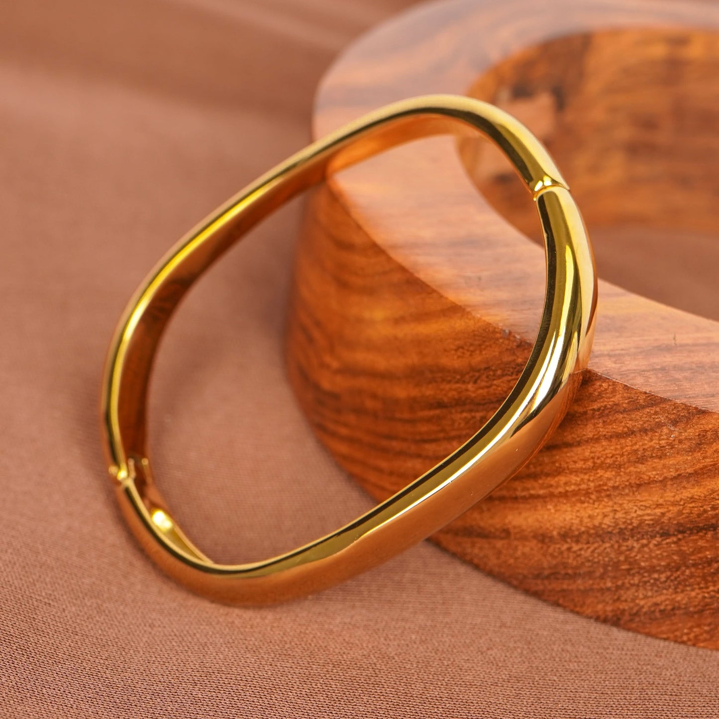 Sculpted Horizon Bangle