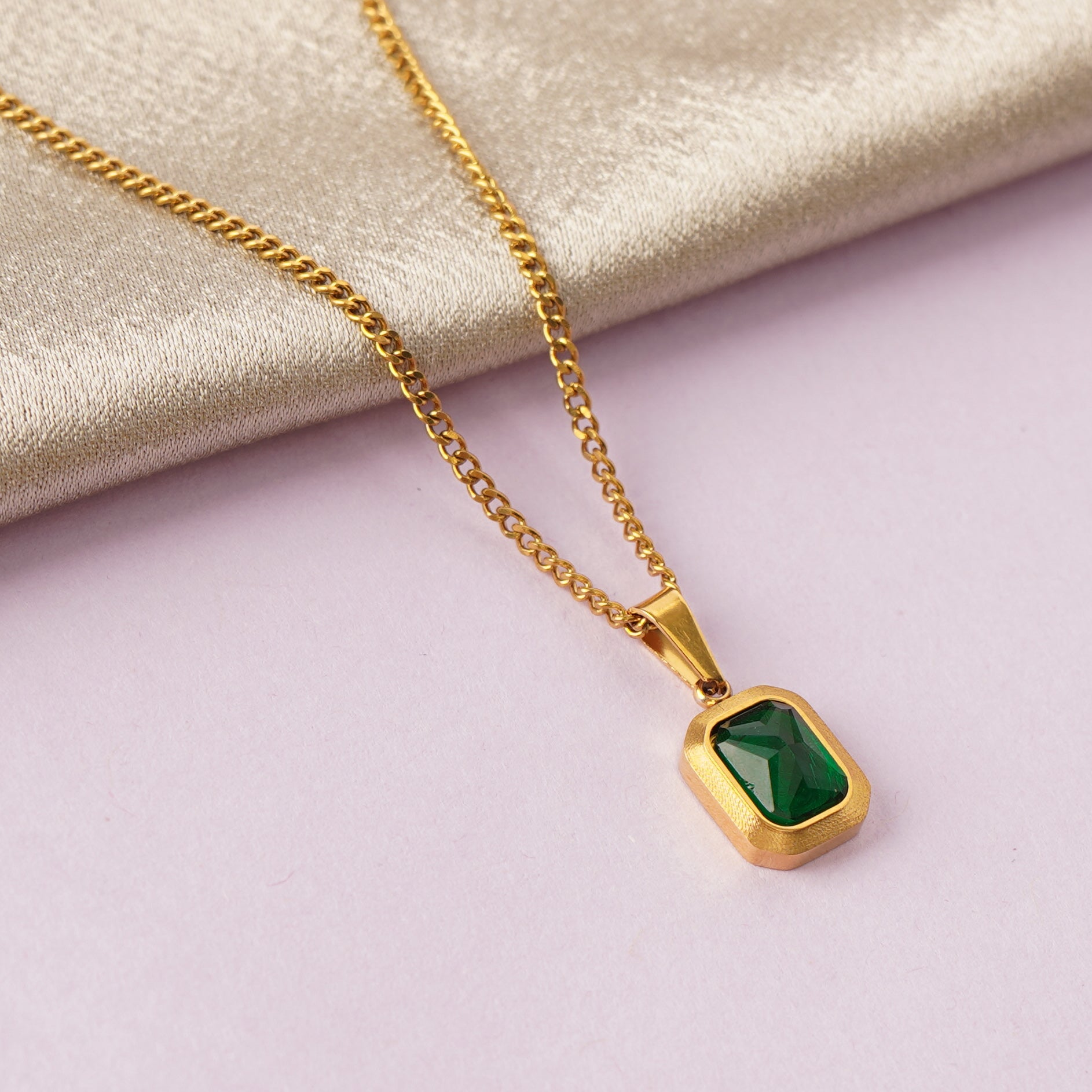 Retro Green Square Pendant Necklace