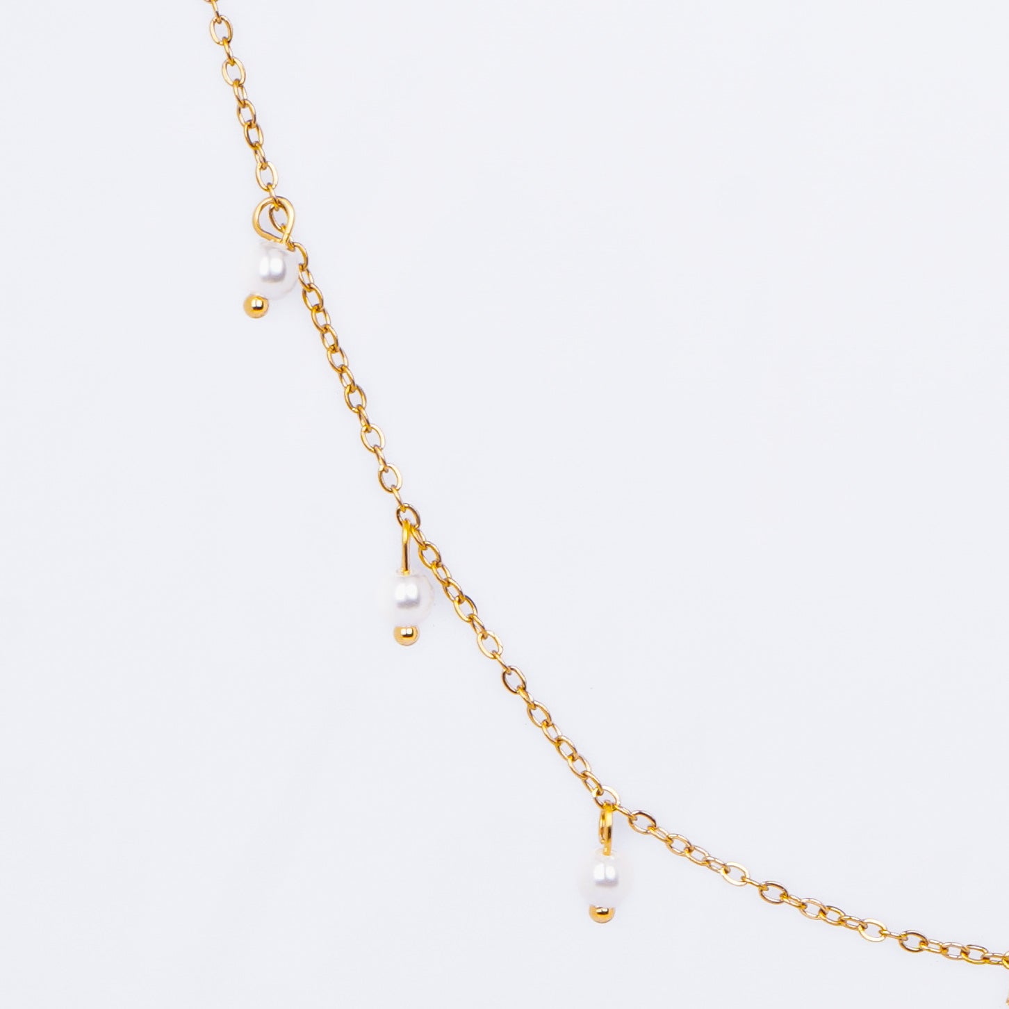 Minimal Pearl Cascade Necklace