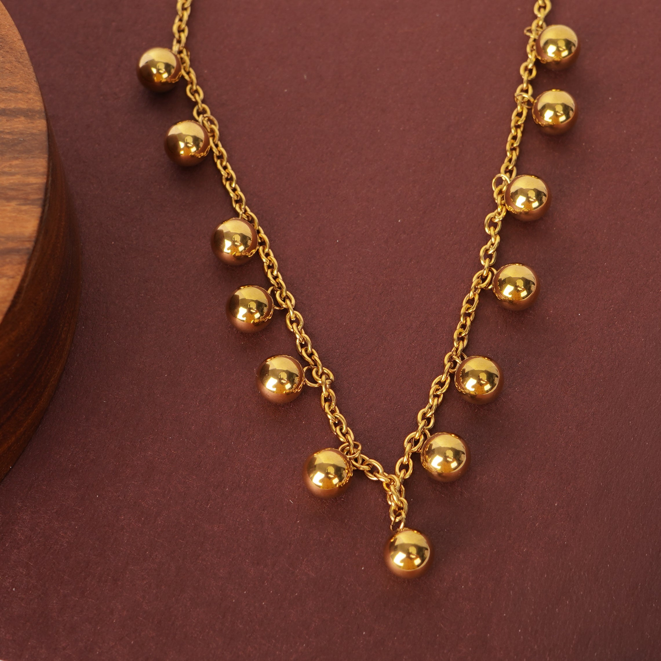 Urban Gold Essential Necklace
