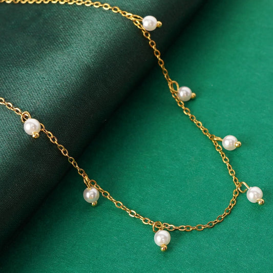 Minimal Pearl Cascade Necklace