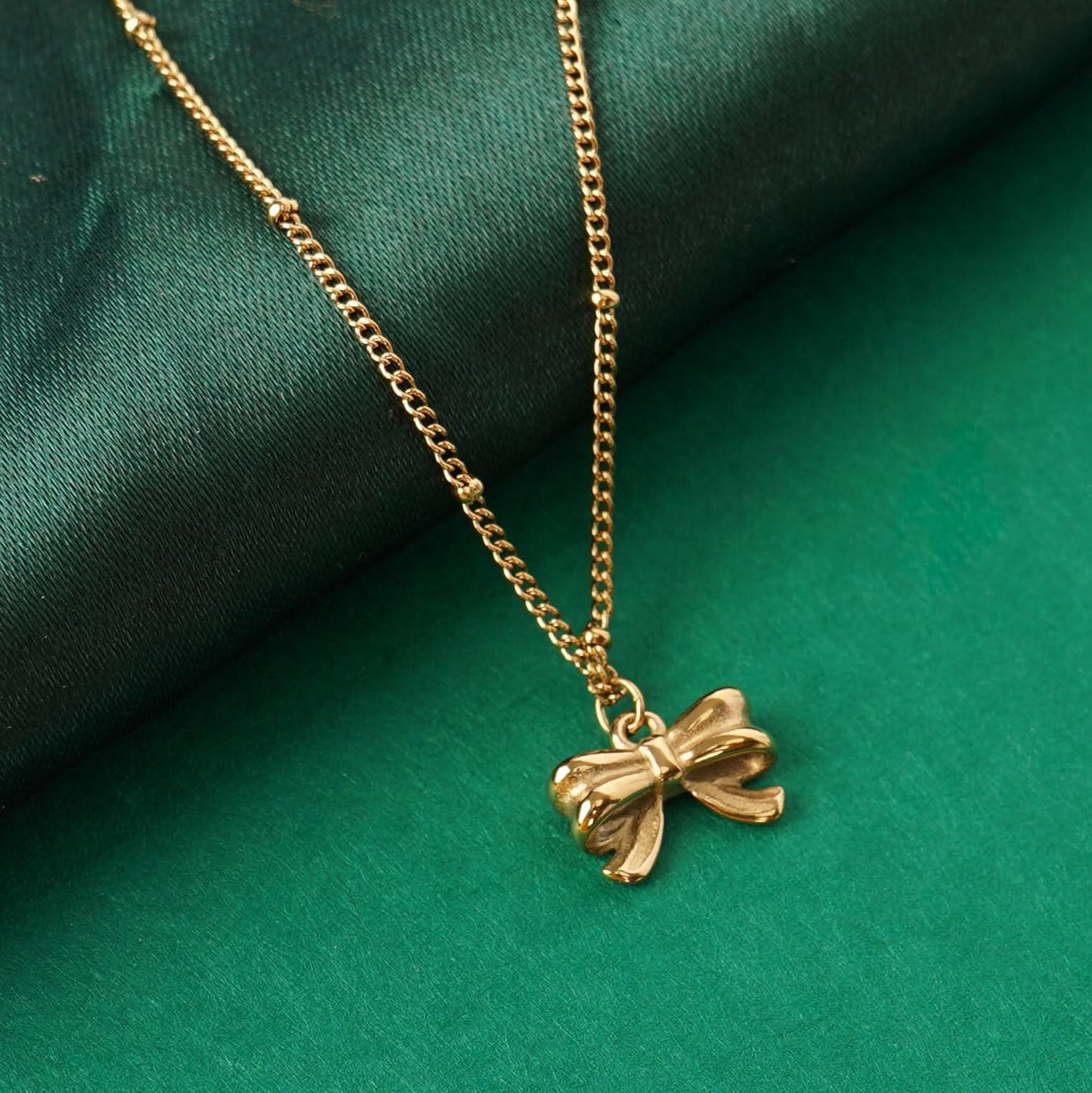 Sweet Bow Gold Pendant Necklace