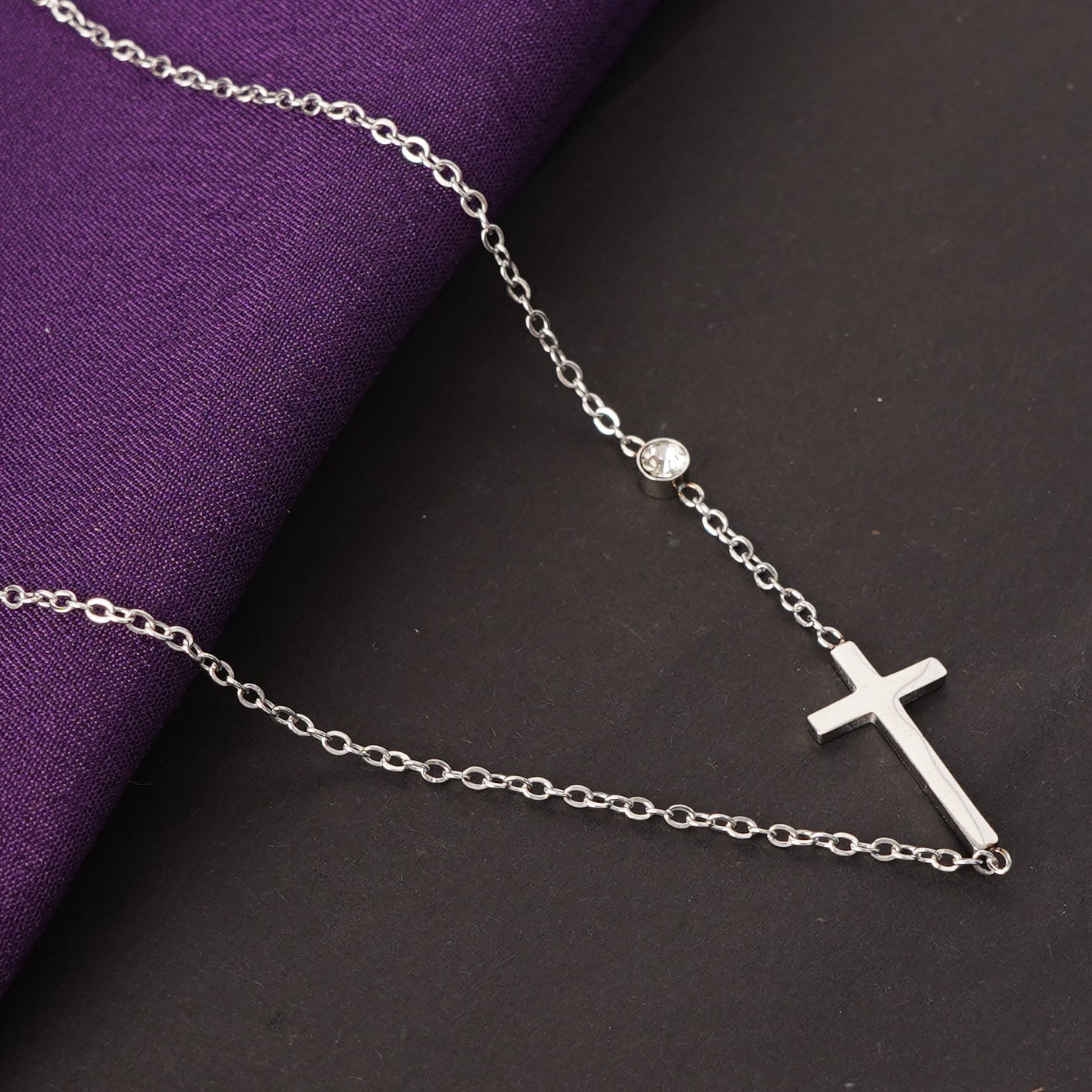 Silver Cross Elegance Necklace