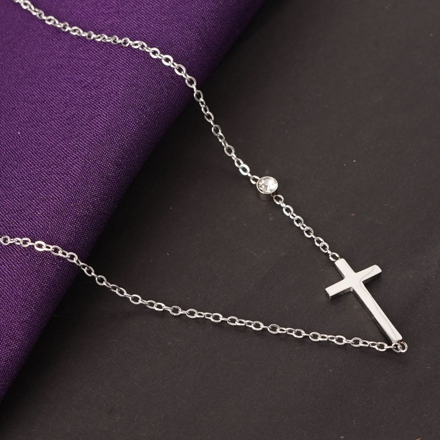 Silver Cross Elegance Necklace