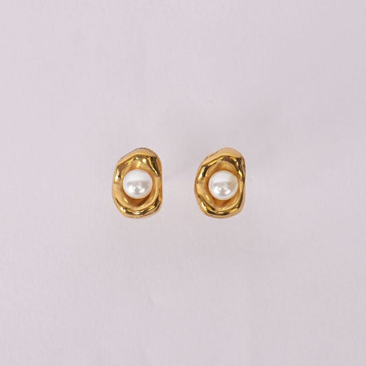 Golden Pearl Nest Studs
