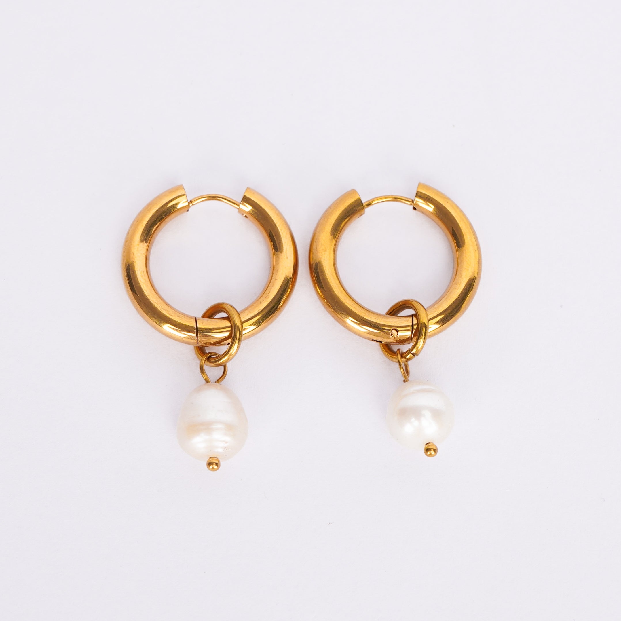 Edge Elegant Stud Earrings