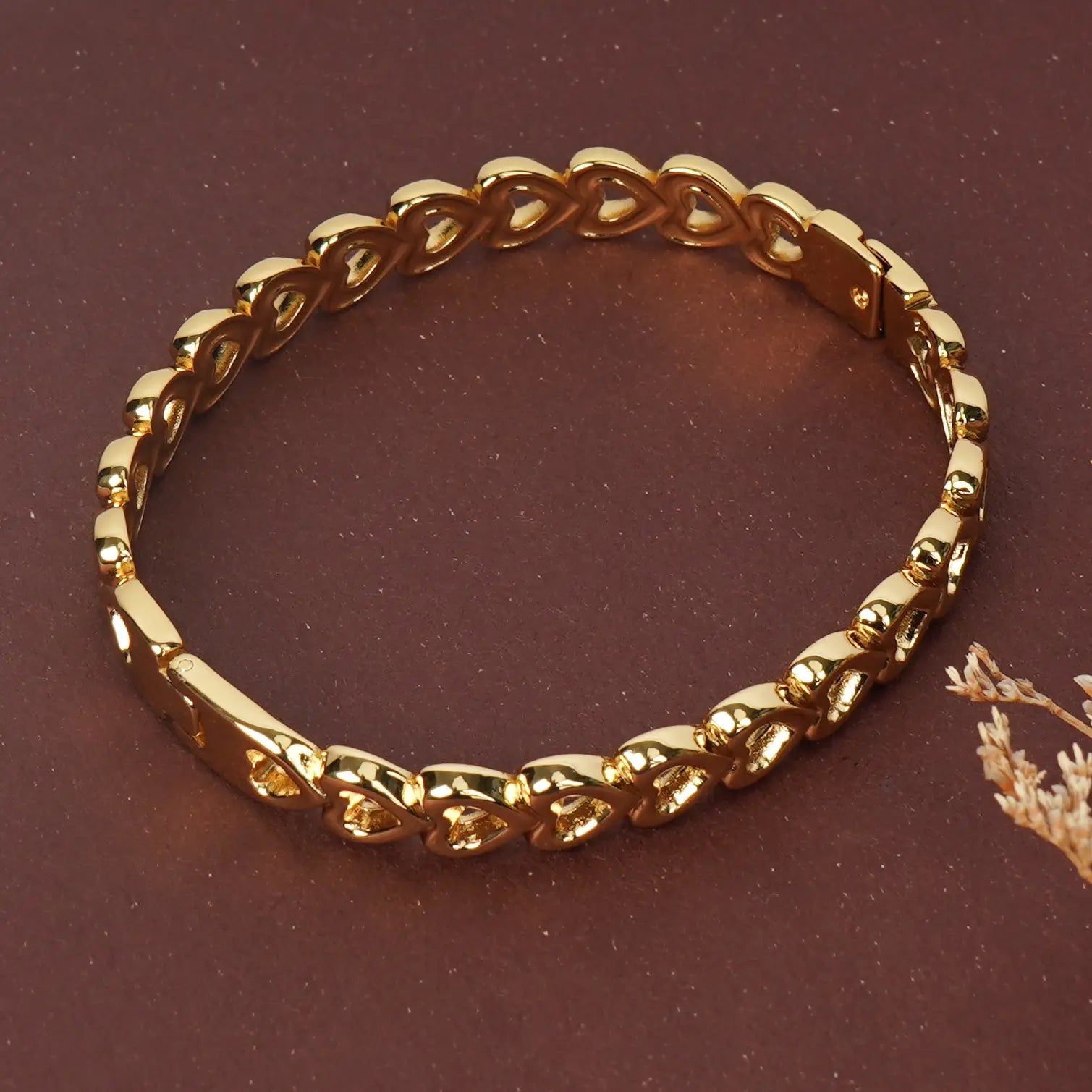 Golden Heart Link Bracelet
