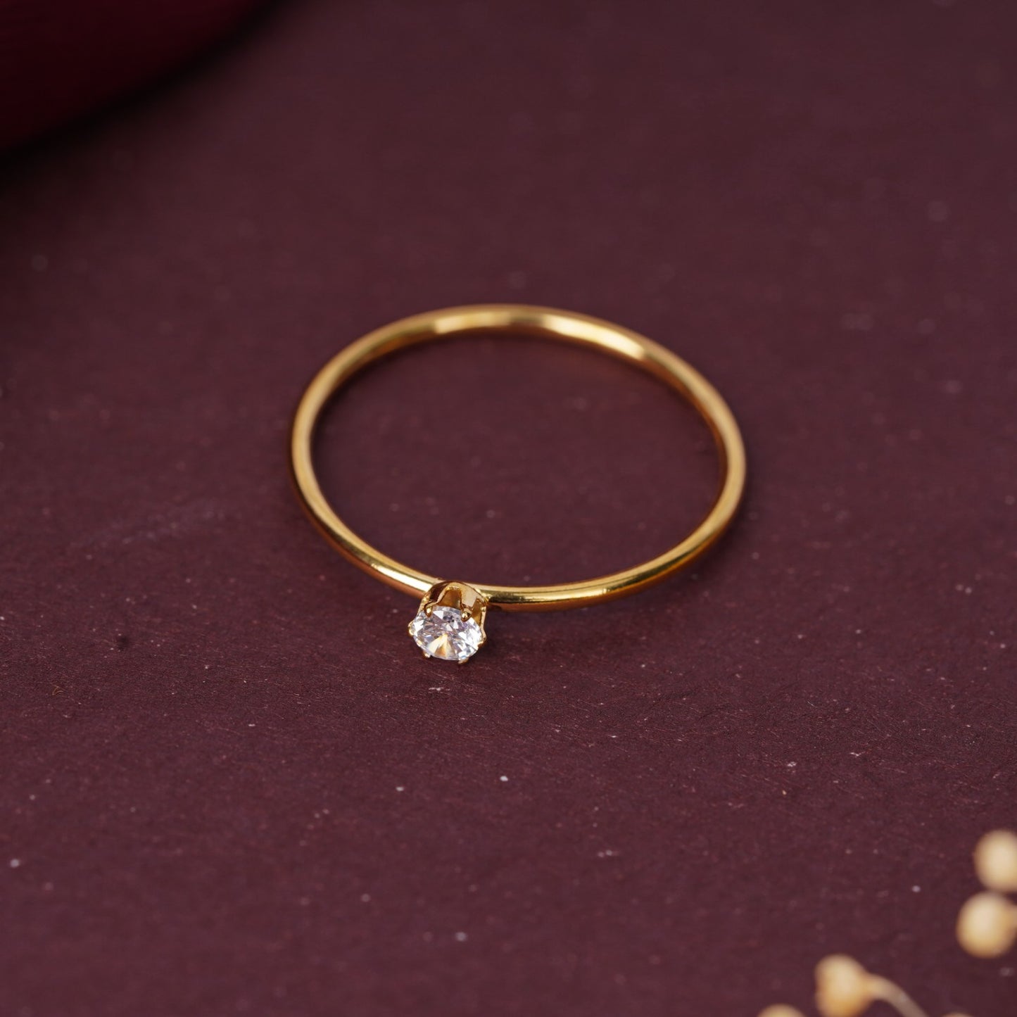 Elegant Gold Solitaire Ring