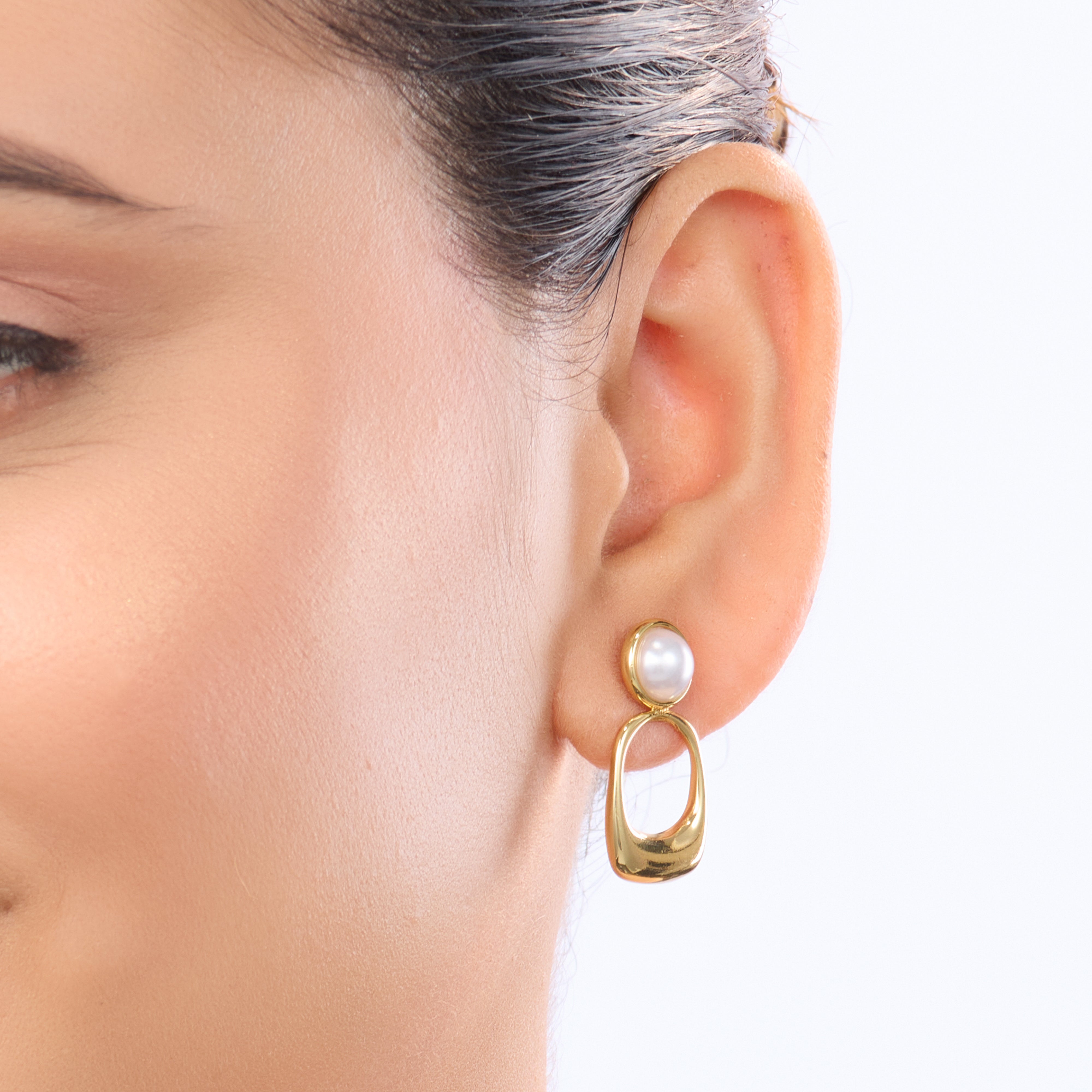 Flora Elegant Stud Earrings