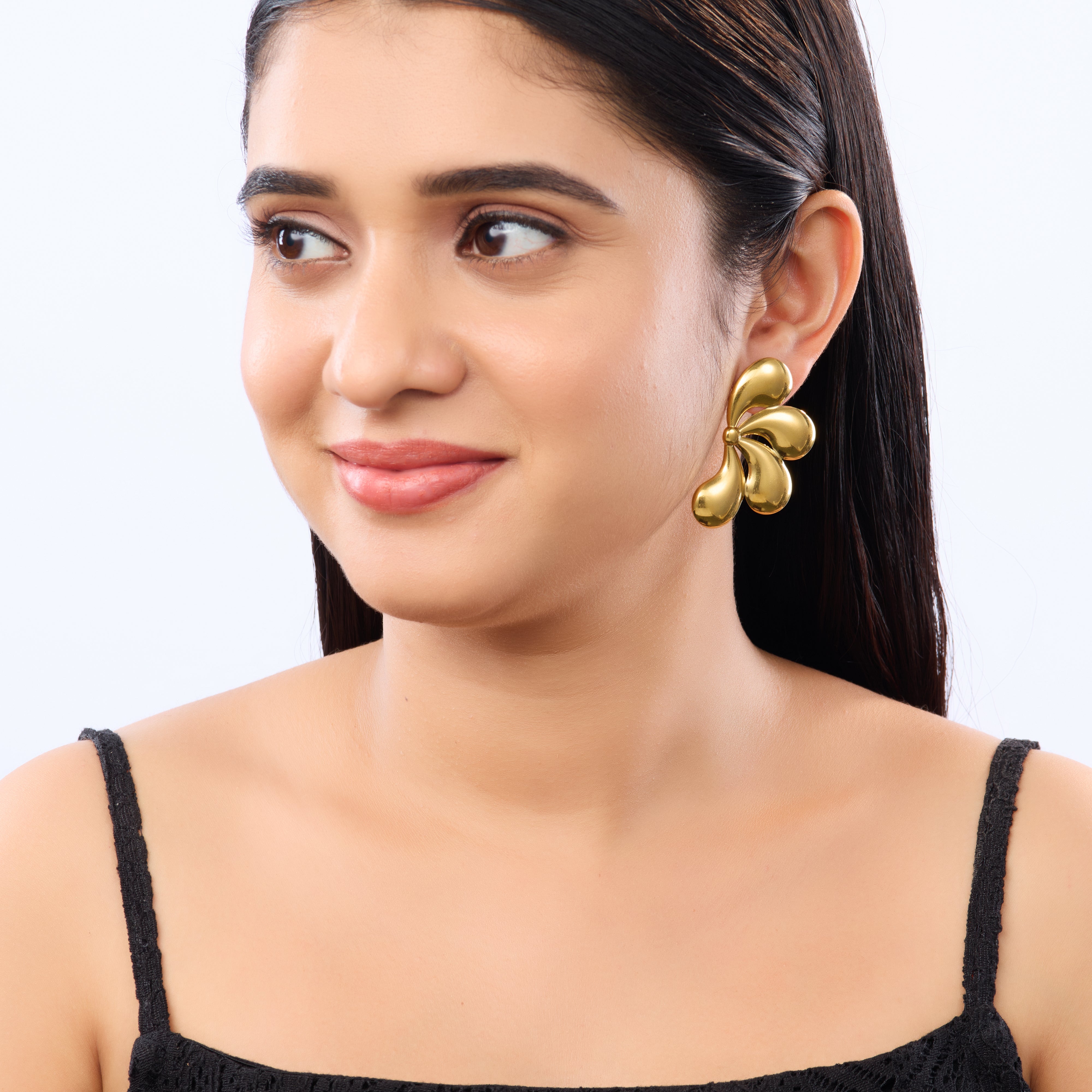 Edge Elegant Stud Earrings