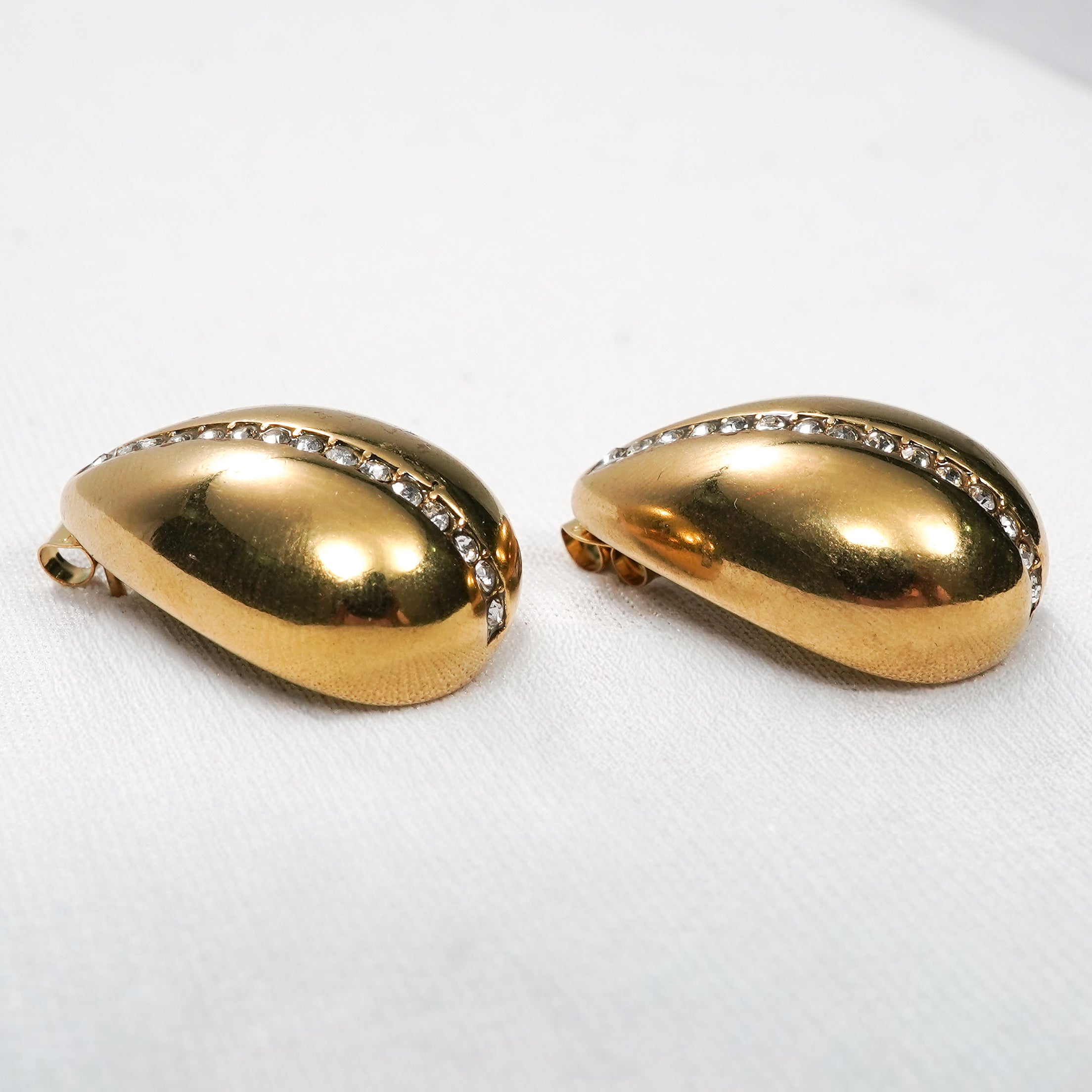 Edge Elegant Stud Earrings