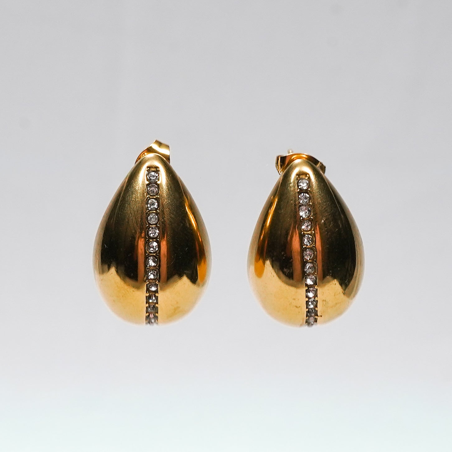 Edge Elegant Stud Earrings