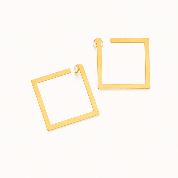 Amore Elegant Stud Earrings