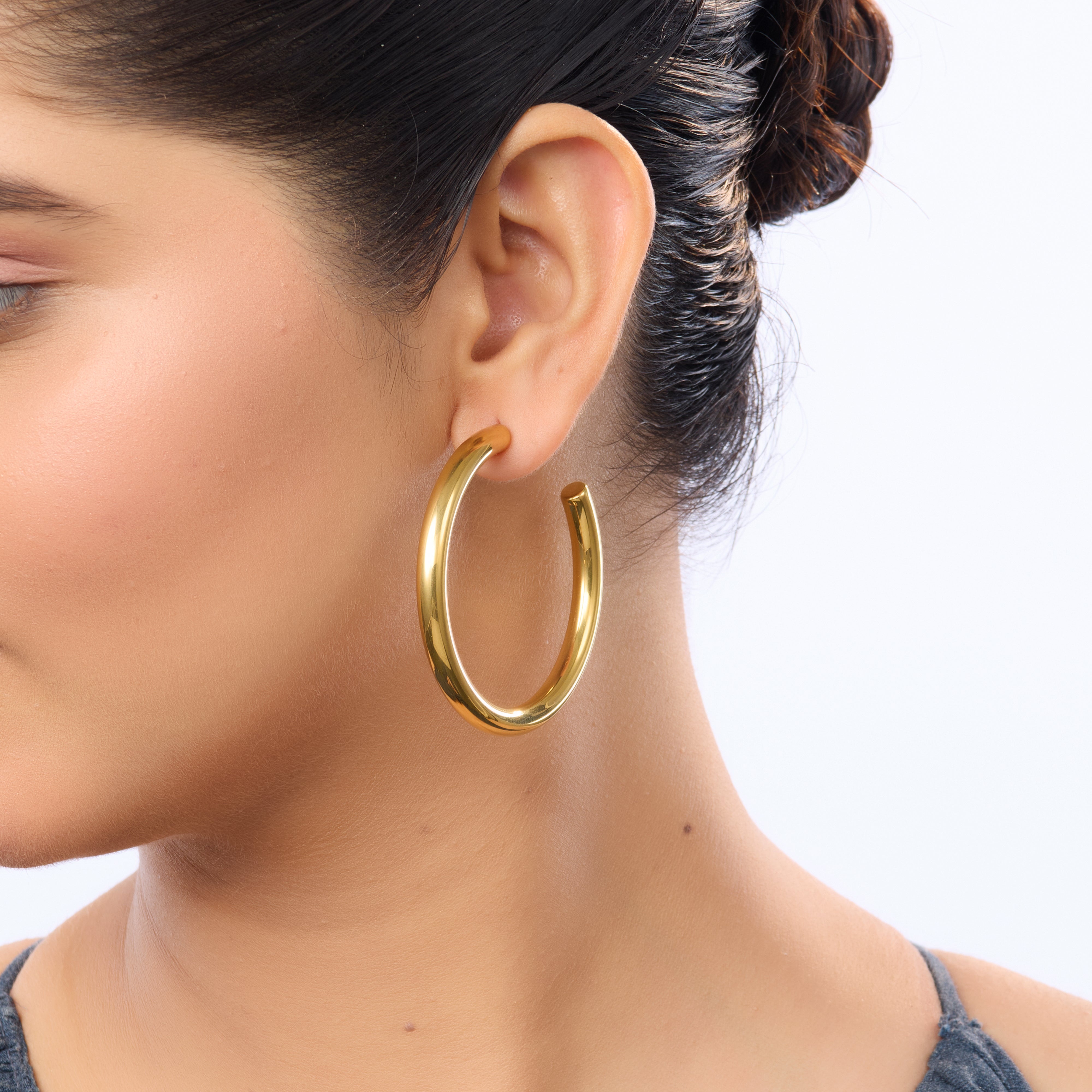 Amore Elegant Stud Earrings