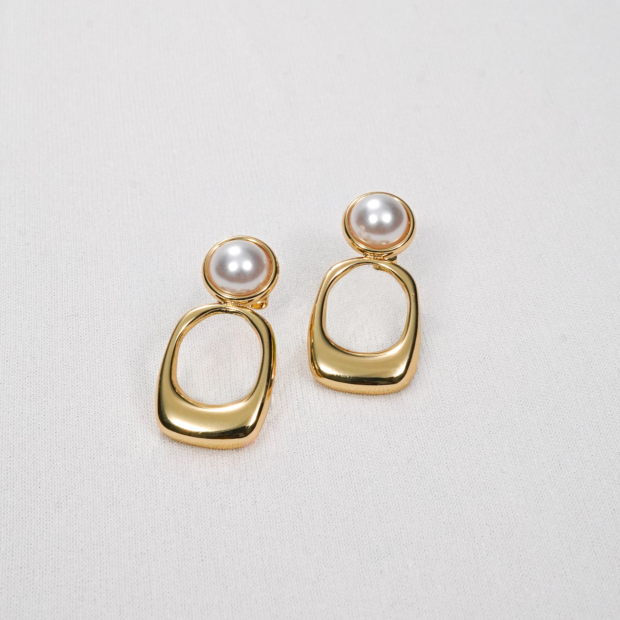 Flora Elegant Stud Earrings