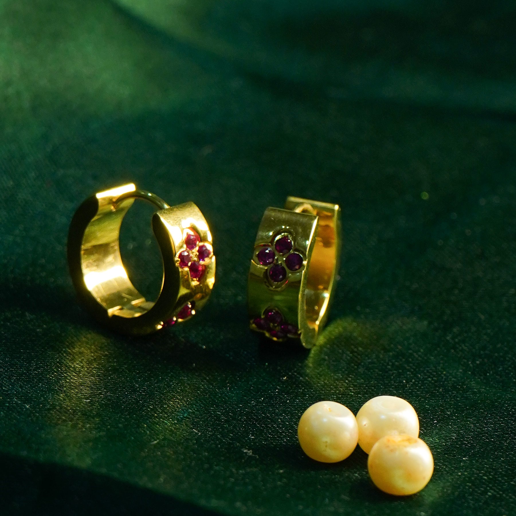 Edge Elegant Stud Earrings