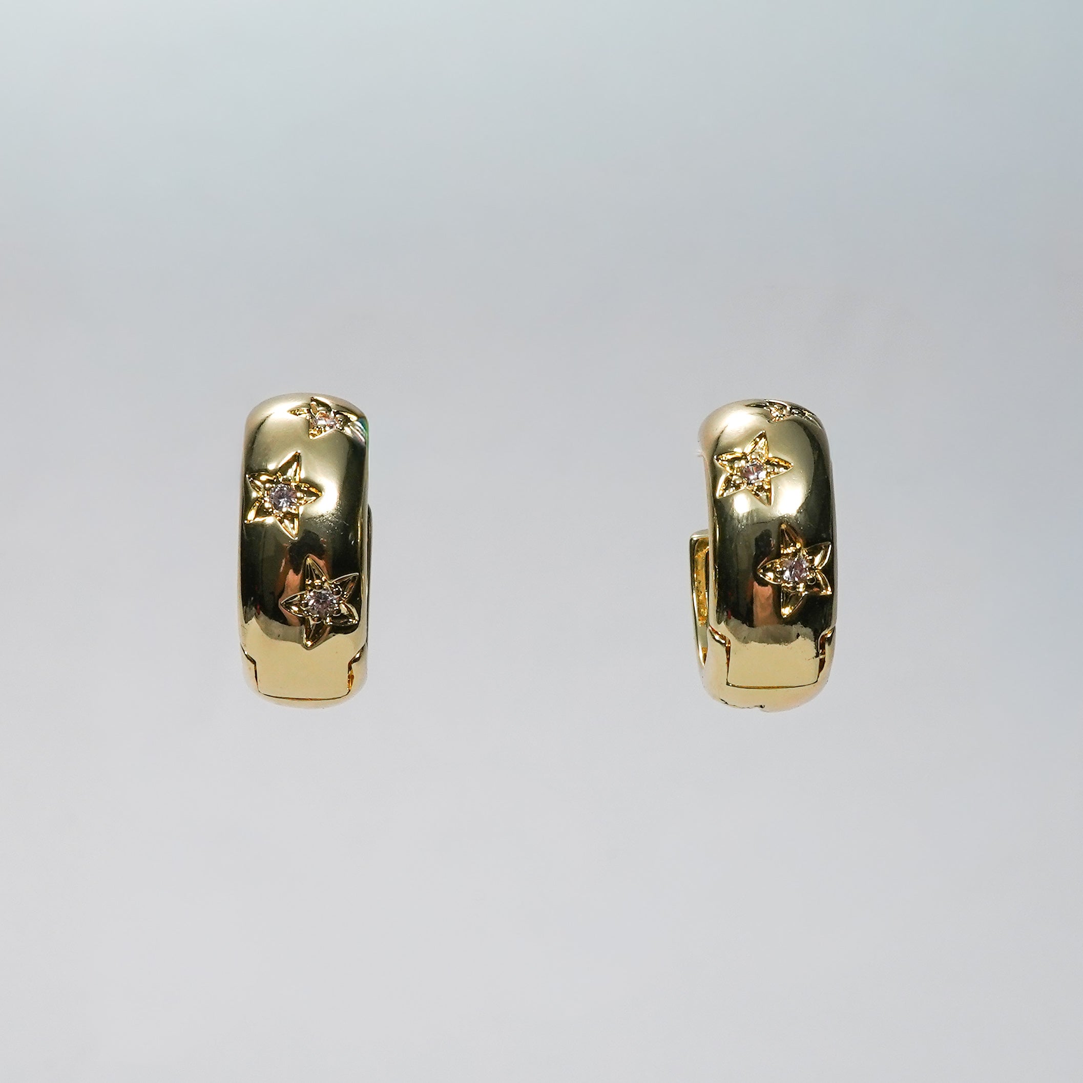 Star Stud Oval Earrings