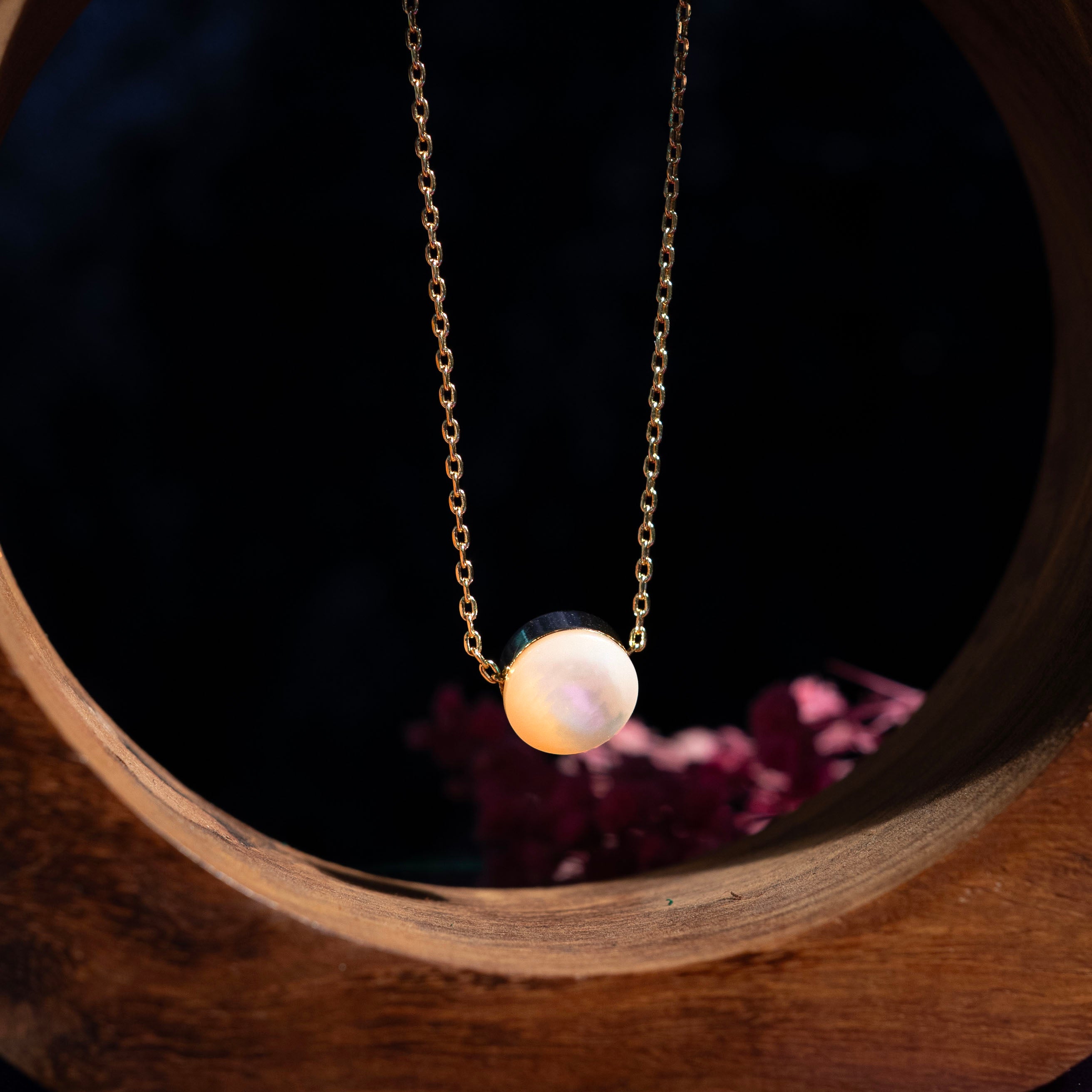 Luna Shell Pendant Necklace