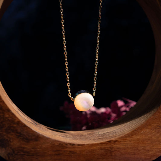 Luna Shell Pendant Necklace