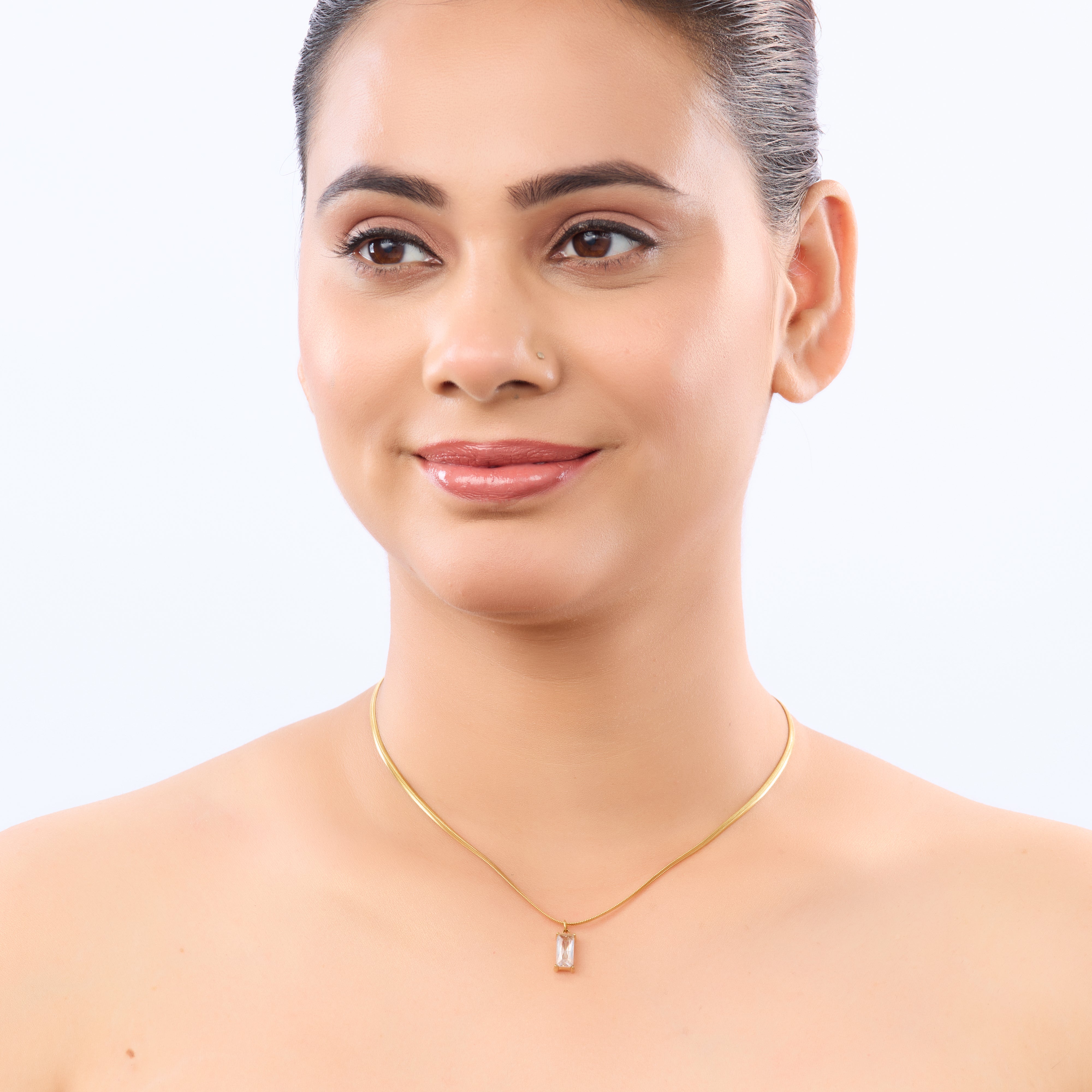 White Spark Minimal Necklace