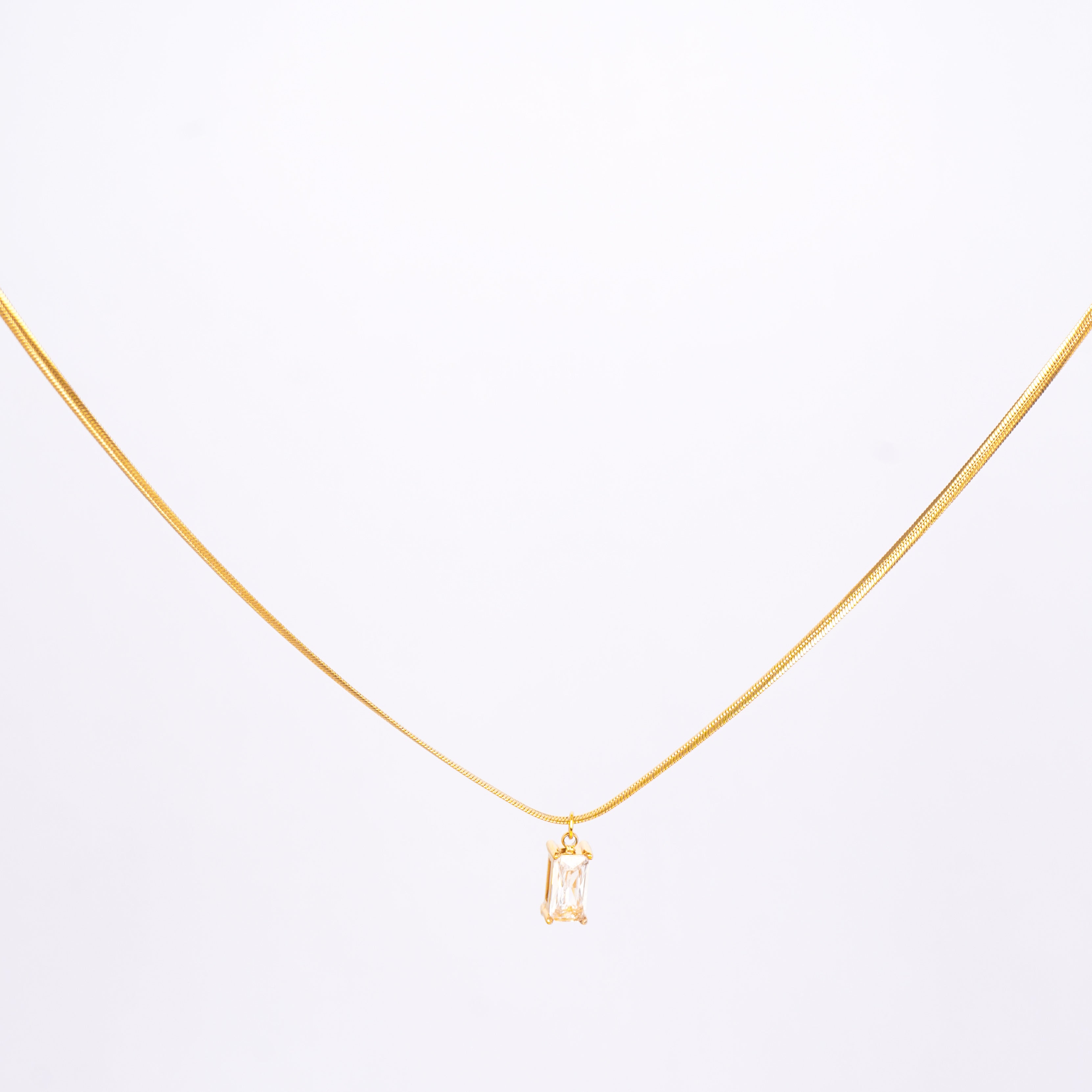 White Spark Minimal Necklace