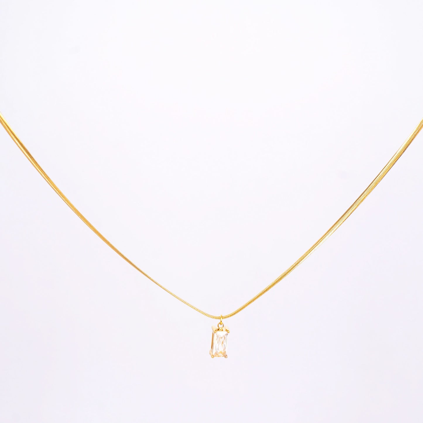 White Spark Minimal Necklace