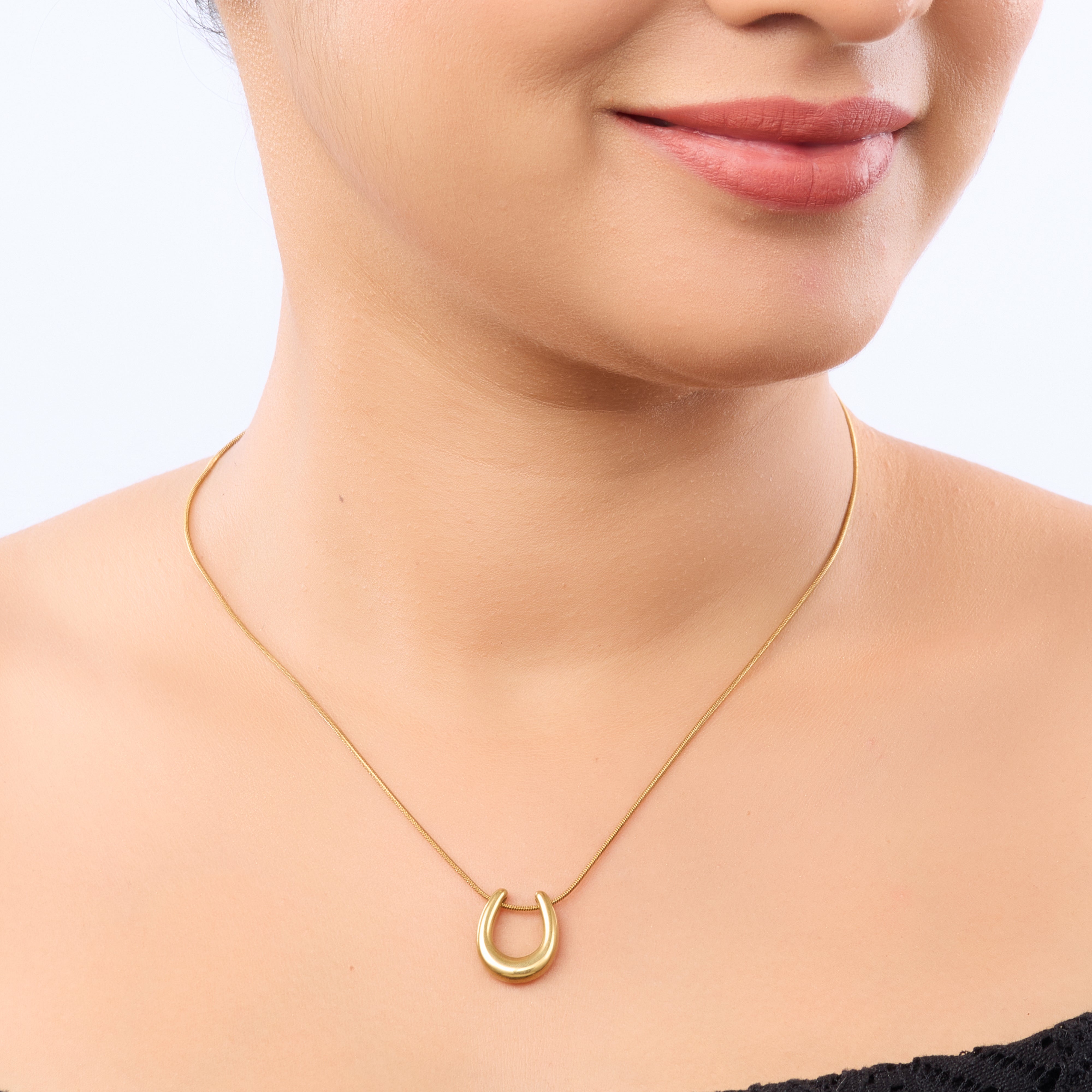 Manifest Gold Horseshoe Charm