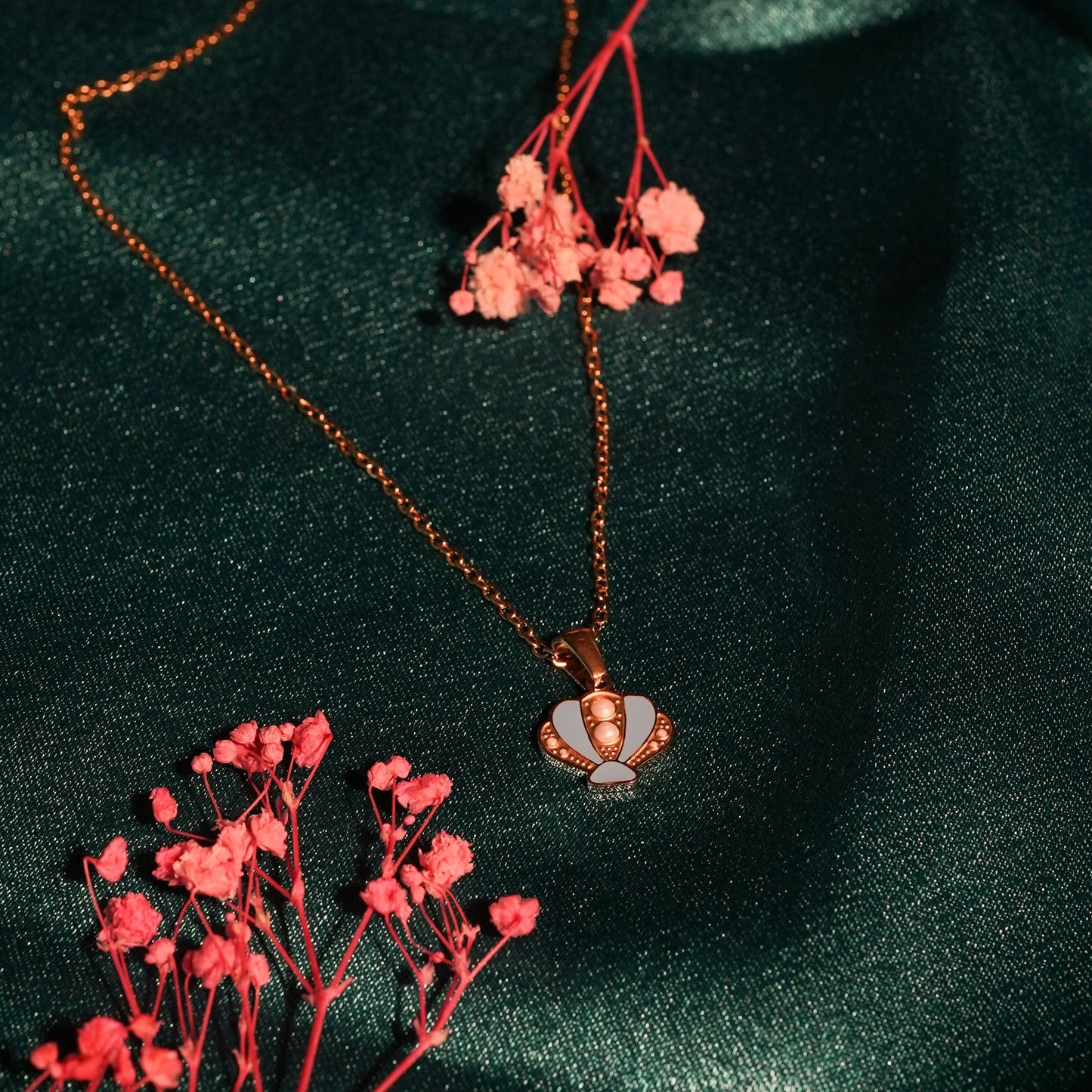 Air Baloon Gold Pendant Necklace