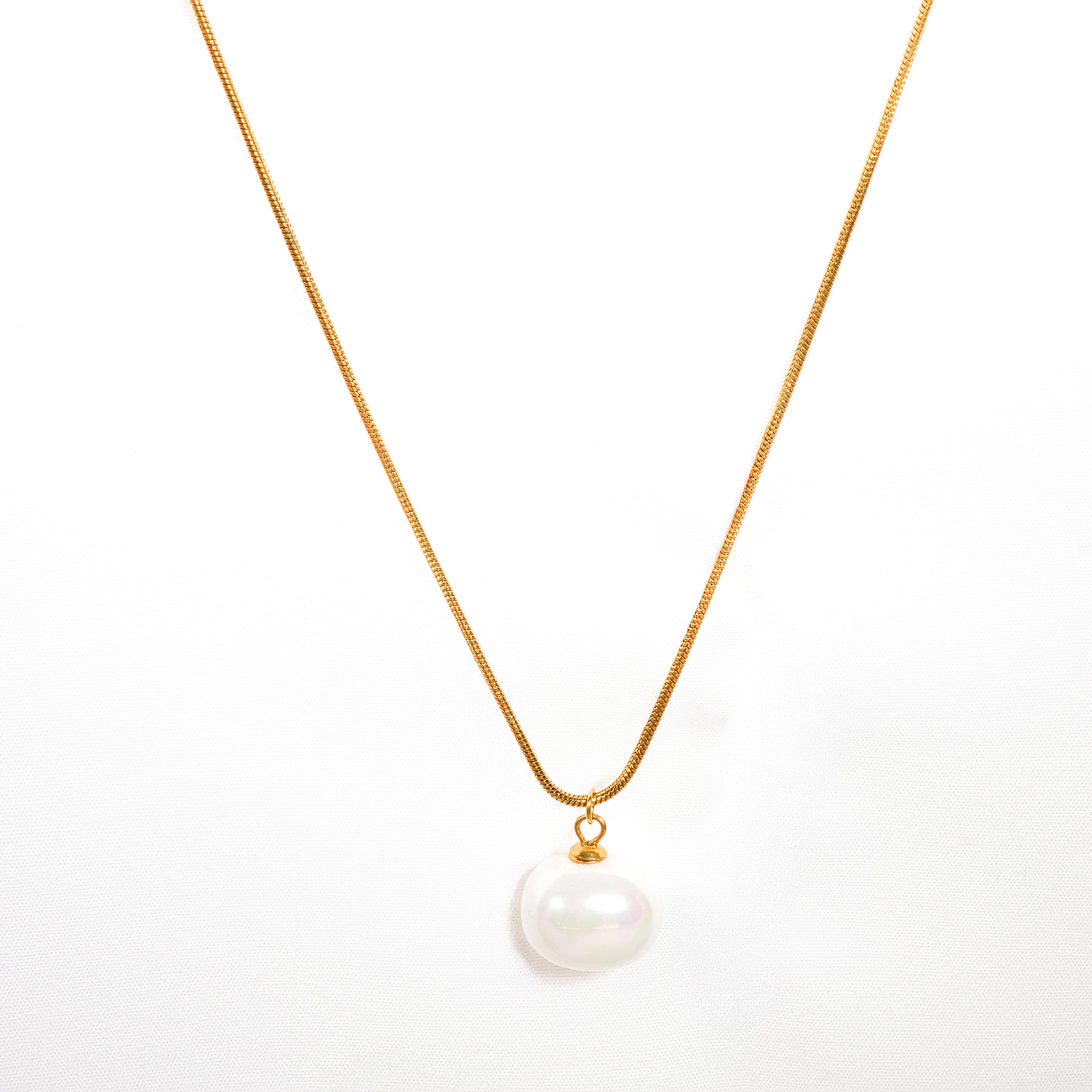 Elegant Pearl Clavicle Gold Necklace