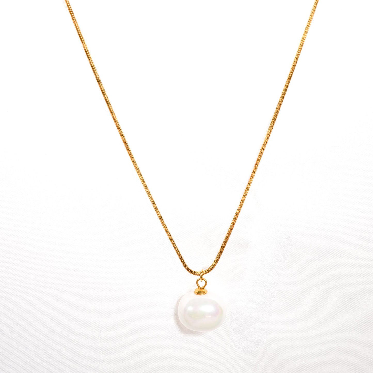 Elegant Pearl Clavicle Gold Necklace