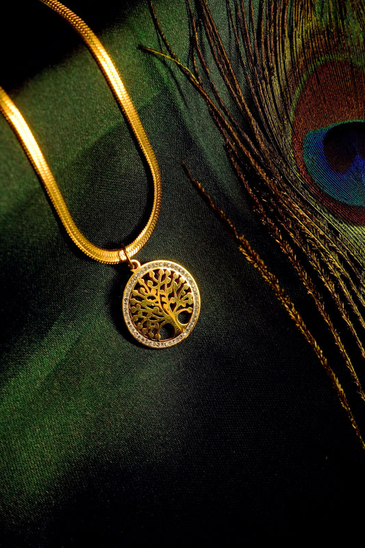 Minimal Heart Square Gold Necklace