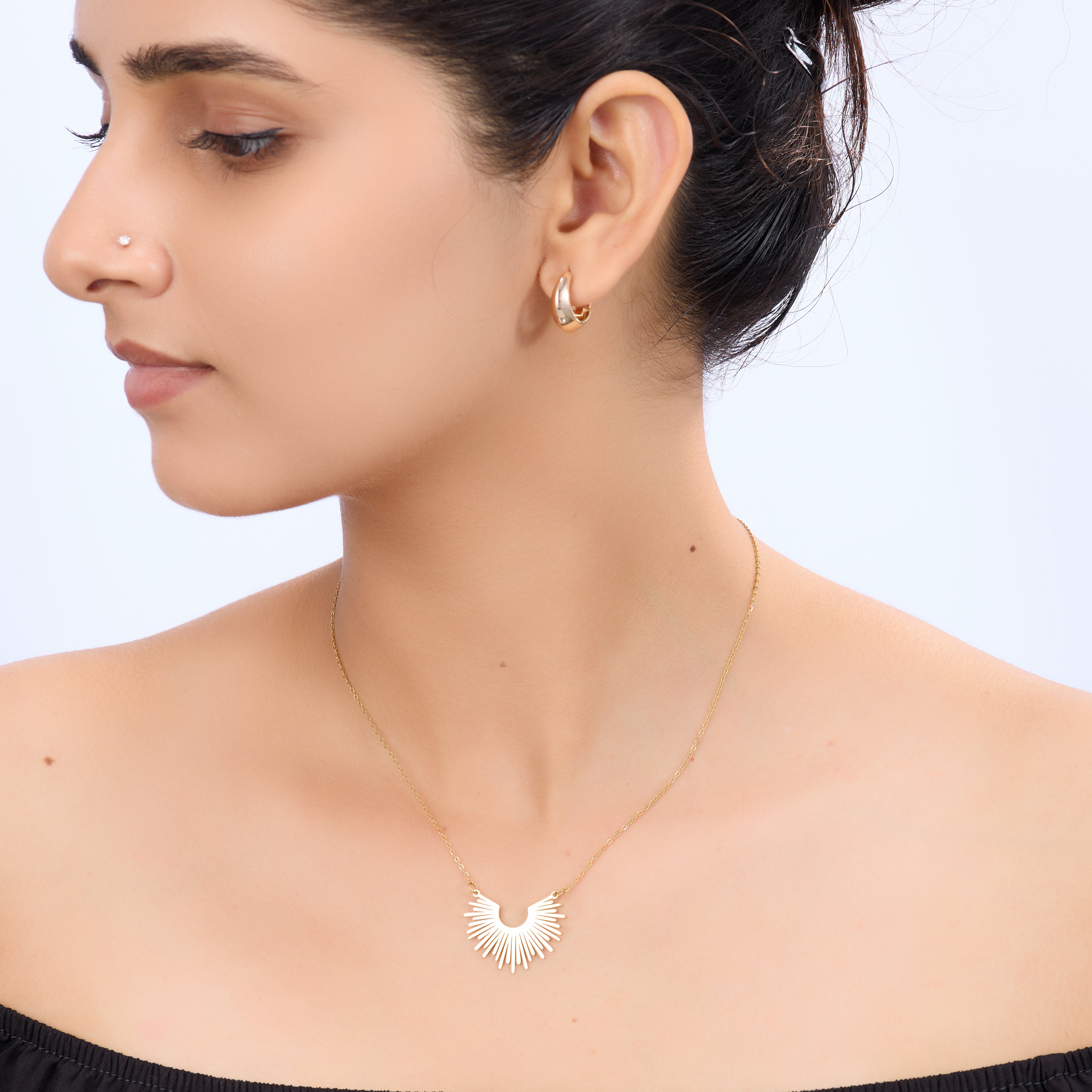 Minimal Geometric Gold Pendant Necklace