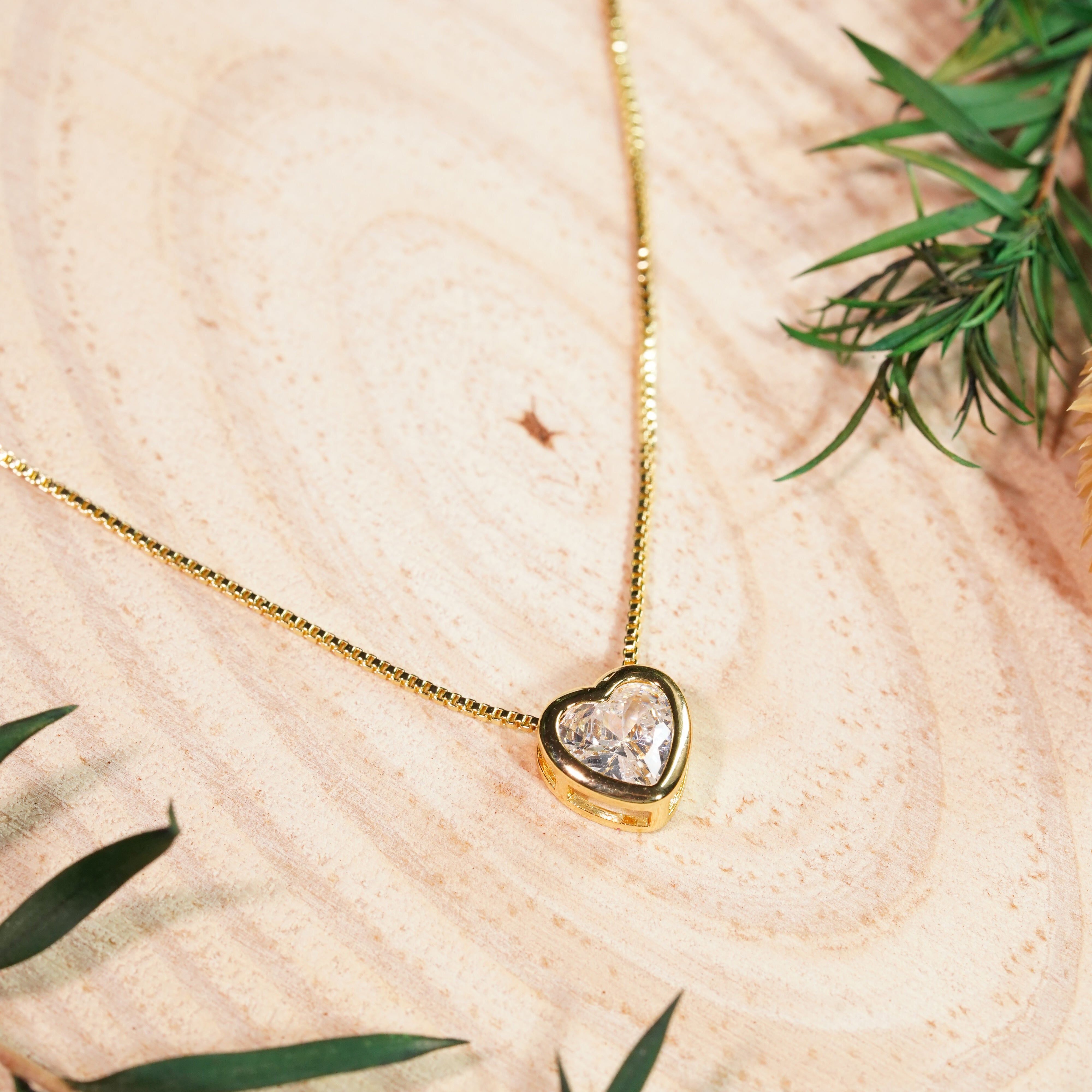 White Stone Heart Glow Necklace