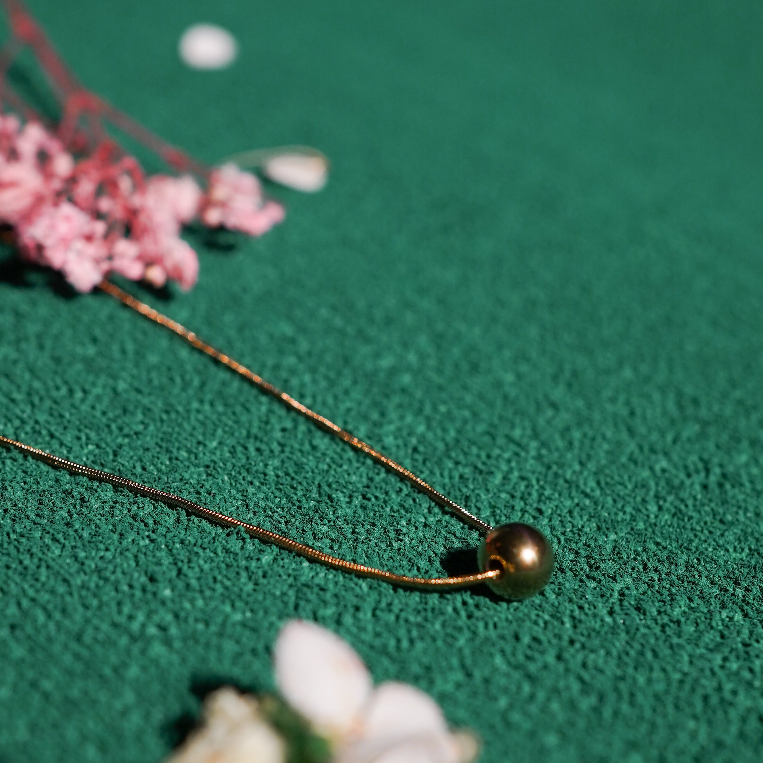 Minimal Gold Finish Necklace