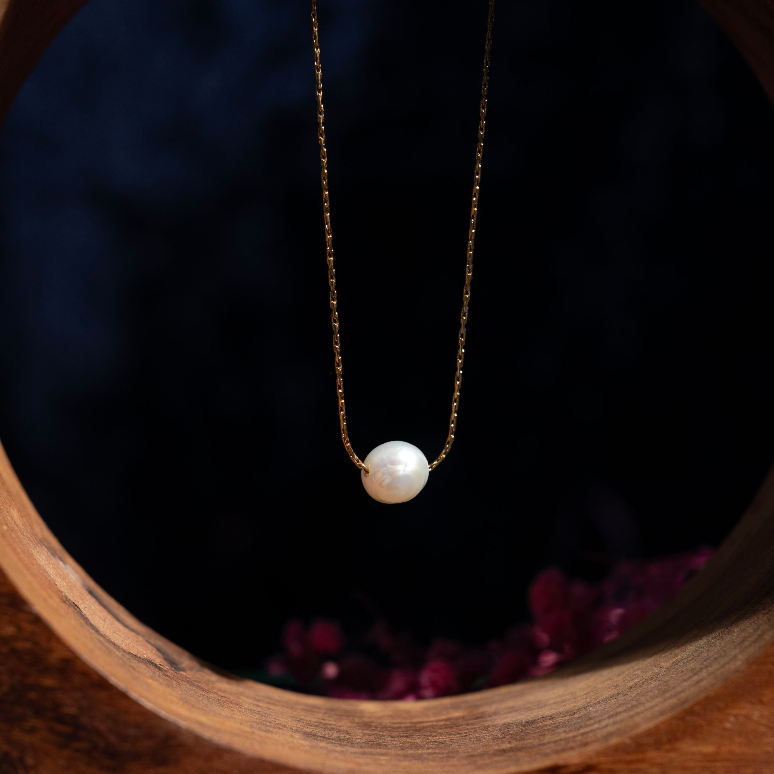 Solo Aura Pearl Chain
