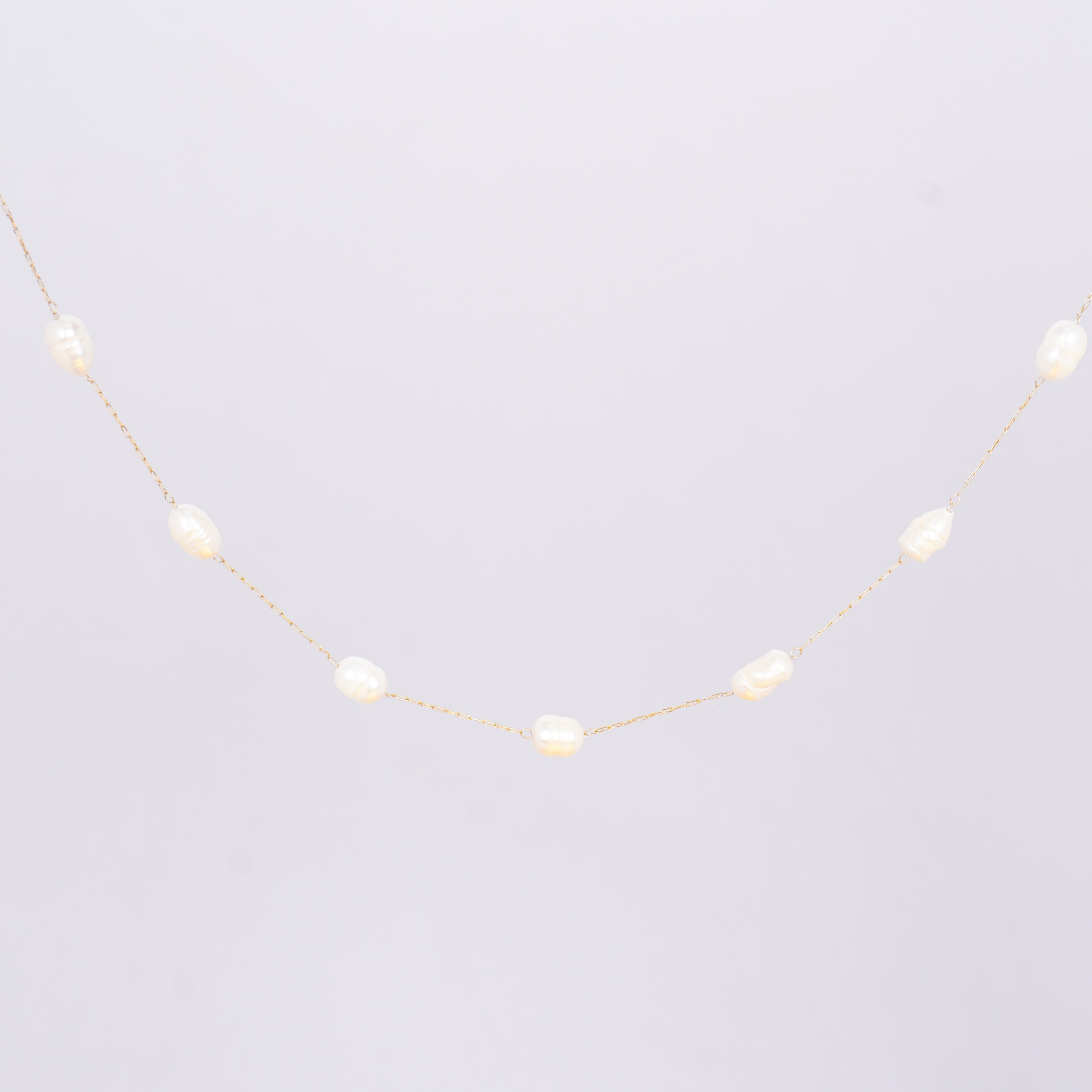 Oval Pearl Lockbone Necklace