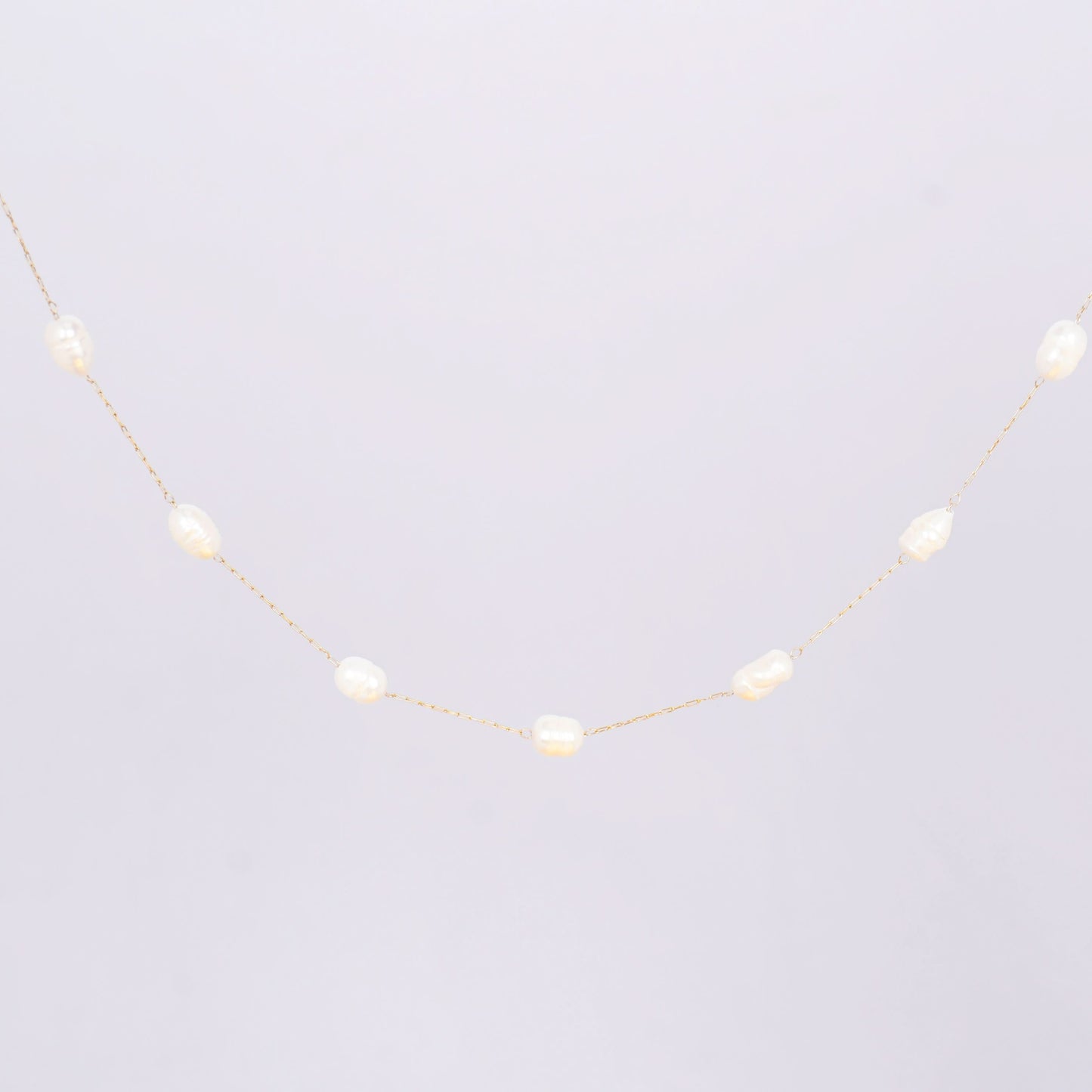 Oval Pearl Lockbone Necklace