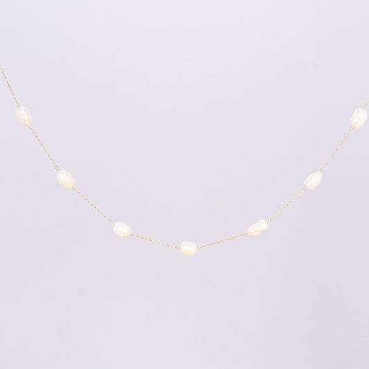 Oval Pearl Lockbone Necklace