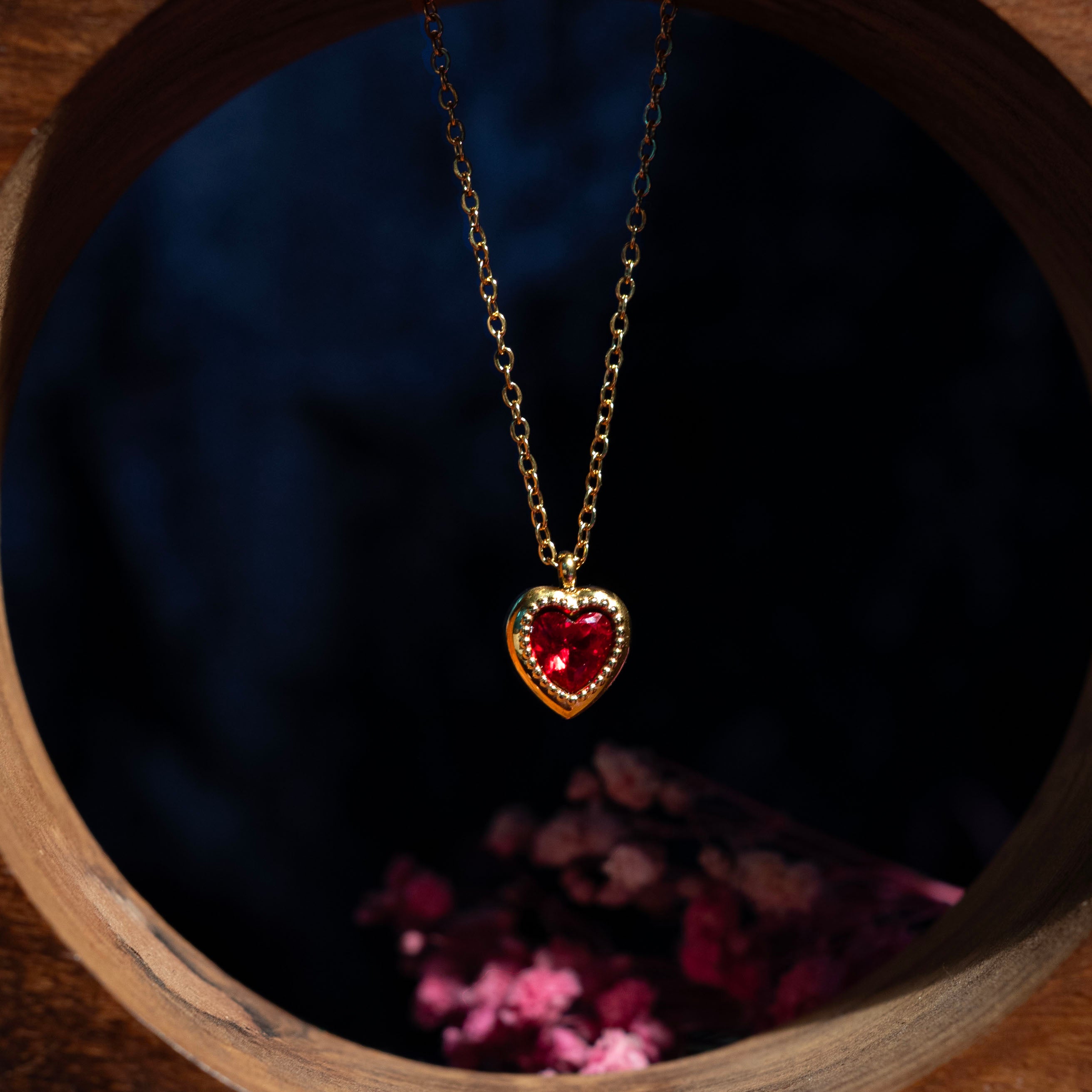 Jacinth Retro Heart Zircon Necklace