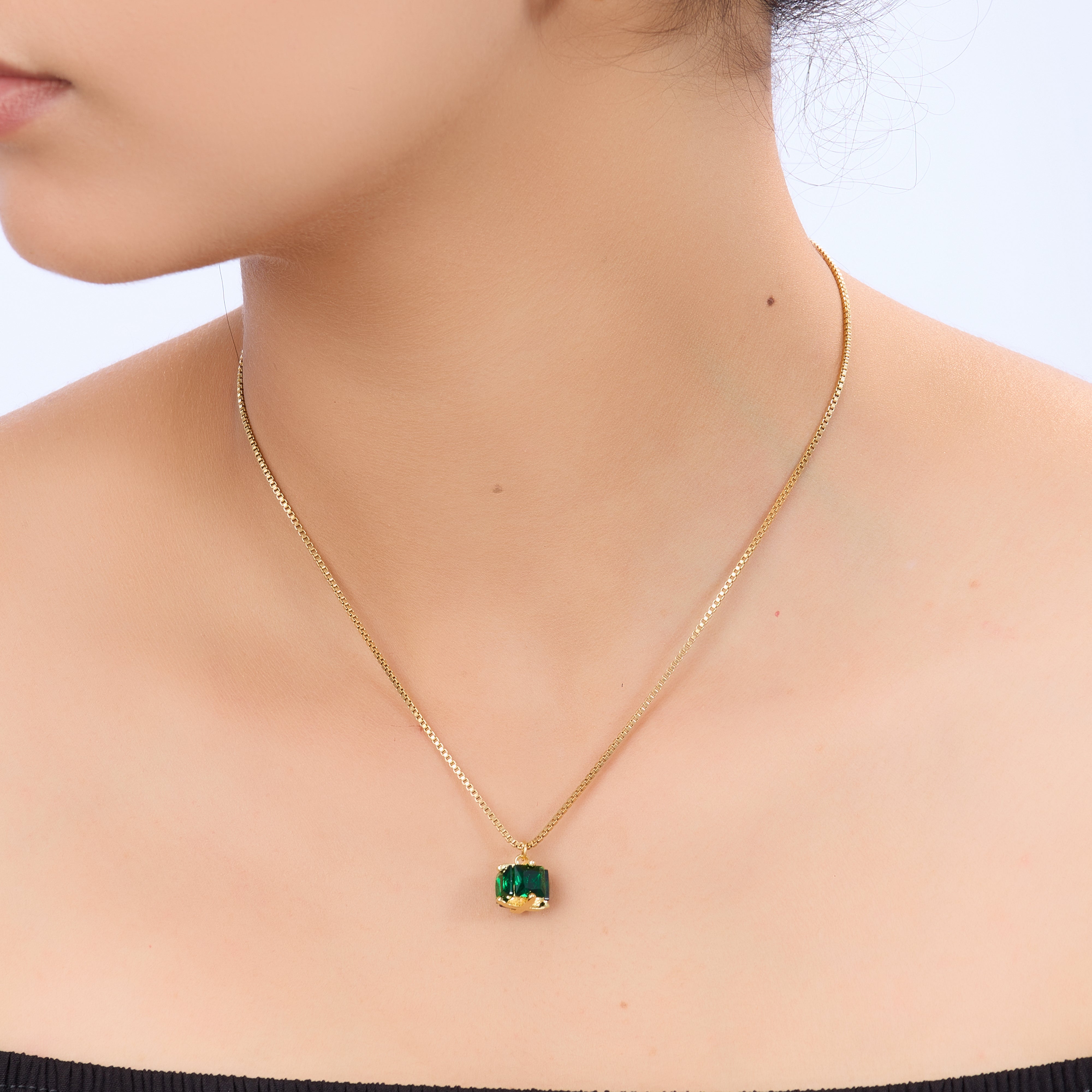 Retro Geometric Gold Pendant Necklace